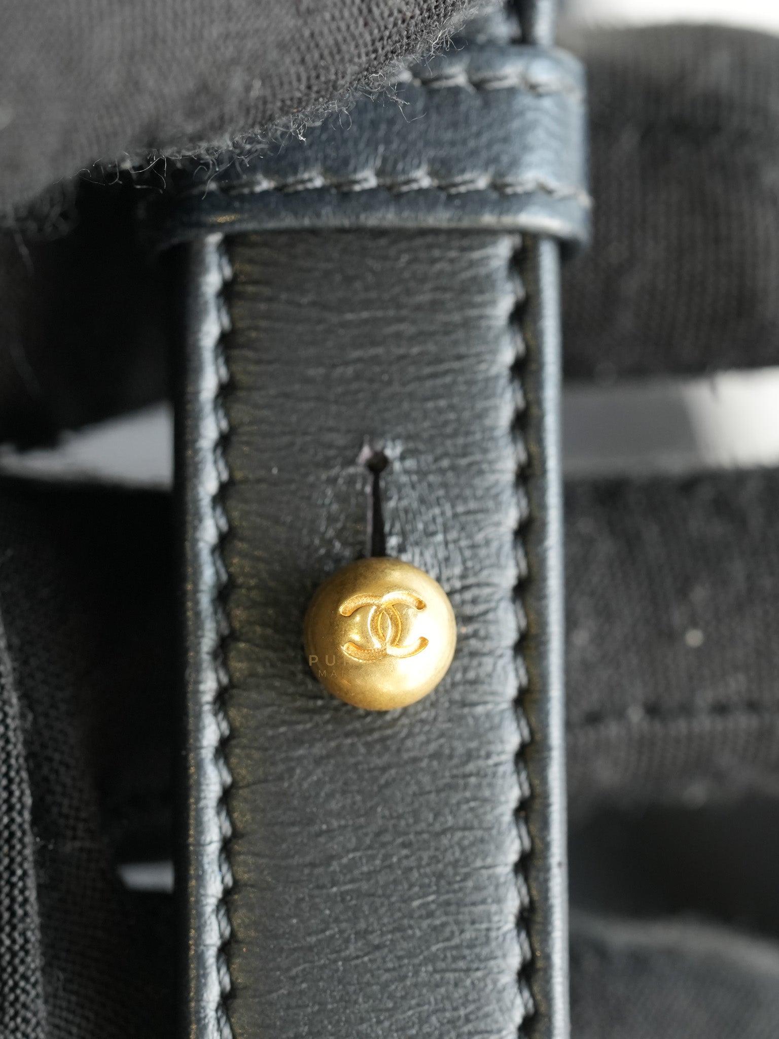 Le Boy New Medium In Black Lambskin Leather Aged Gold Hardware( Series 23) | Purse Maison Luxury Bags Shop