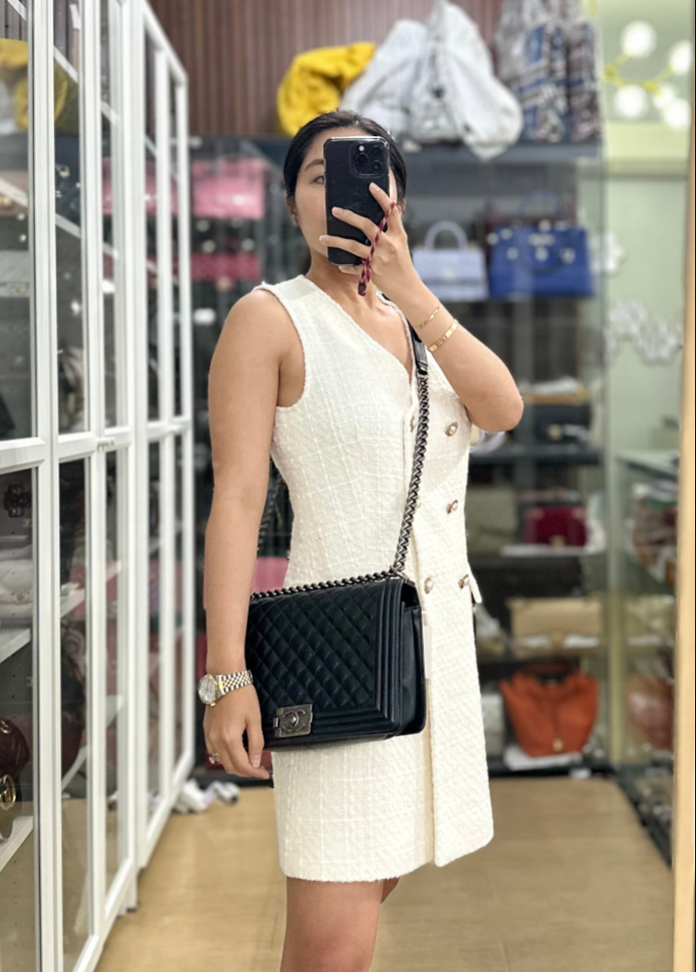 Le Boy New Medium in Black Quilted Lambskin Leather & Ruthenium Hardware (Series 24) | Purse Maison Luxury Bags Shop