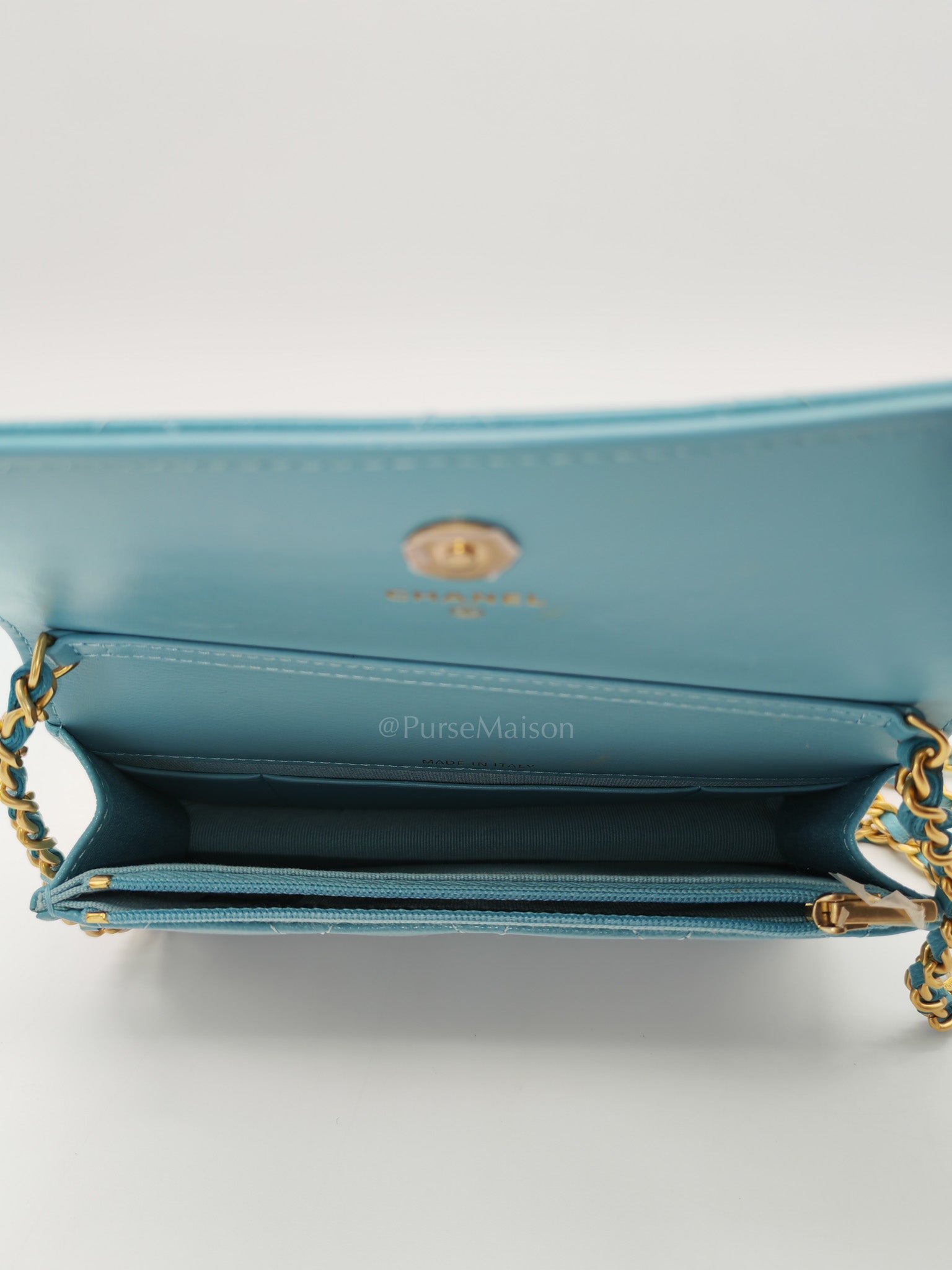 Charming Phone Holder with Chain in Teal Blue Caviar Leather & Gold Hardware (Microchip)