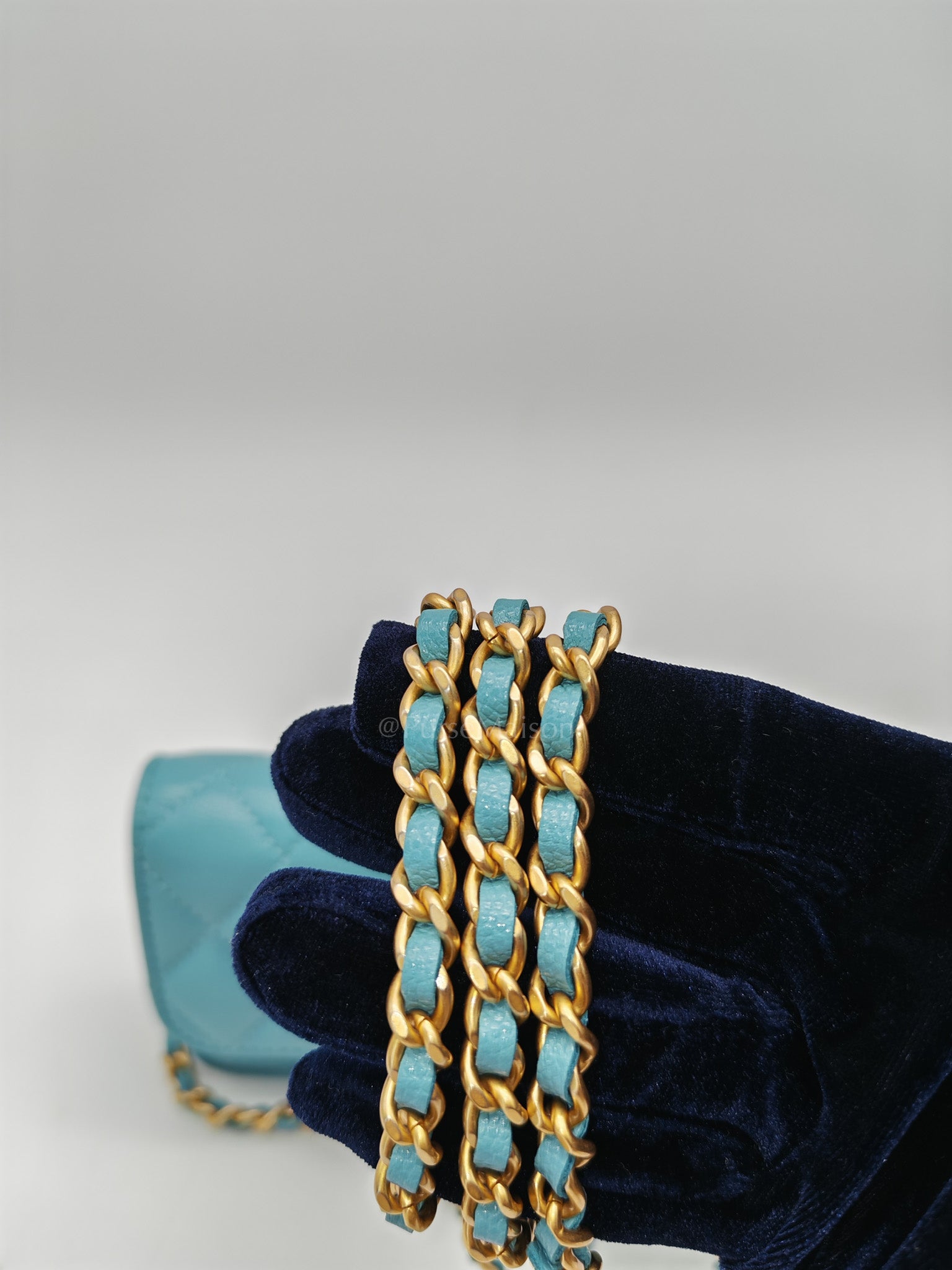 Charming Phone Holder with Chain in Teal Blue Caviar Leather & Gold Hardware (Microchip)