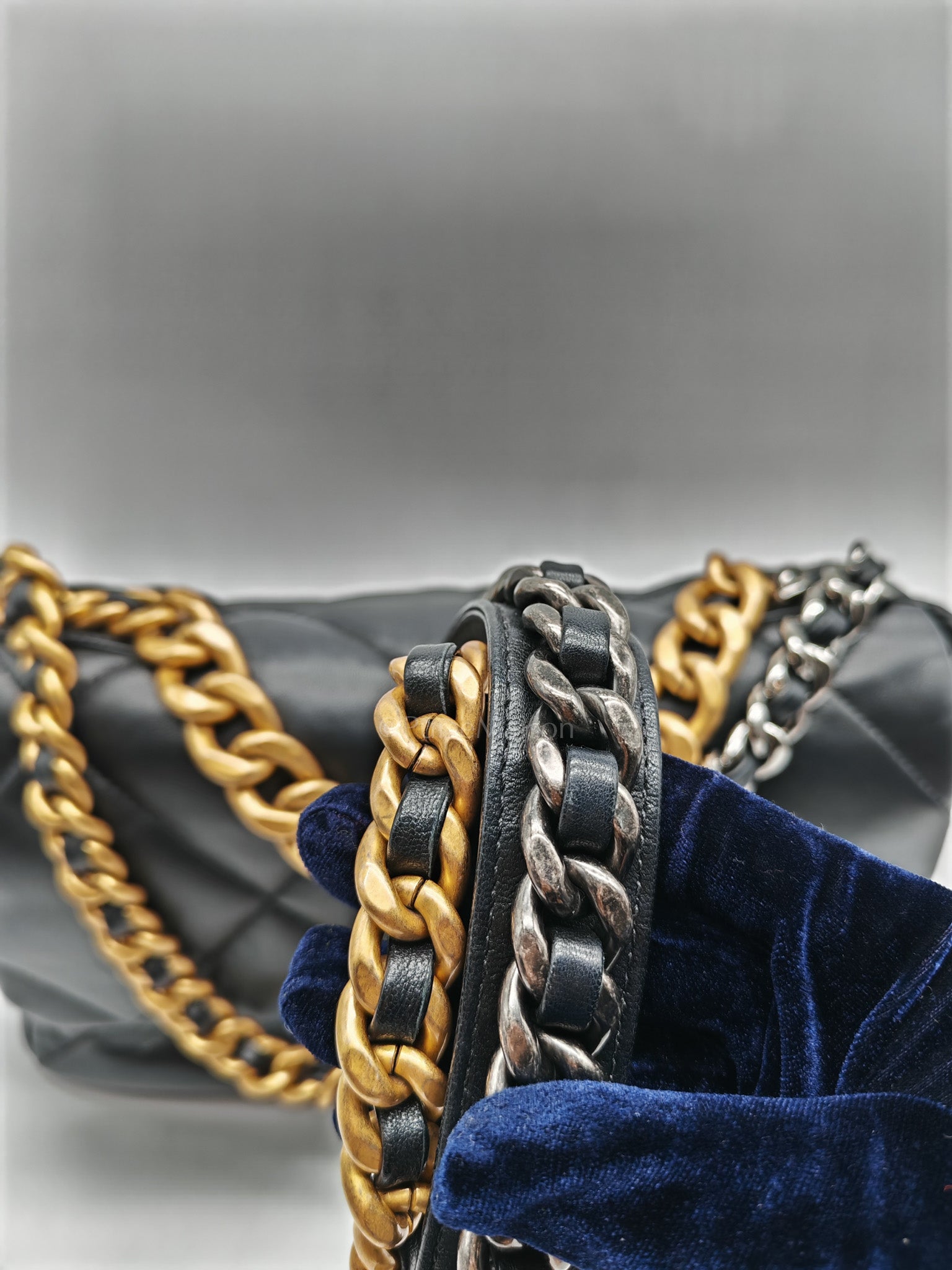 19 Large in Black Quilted Lambskin Leather and Mixed Hardware (Microchip)