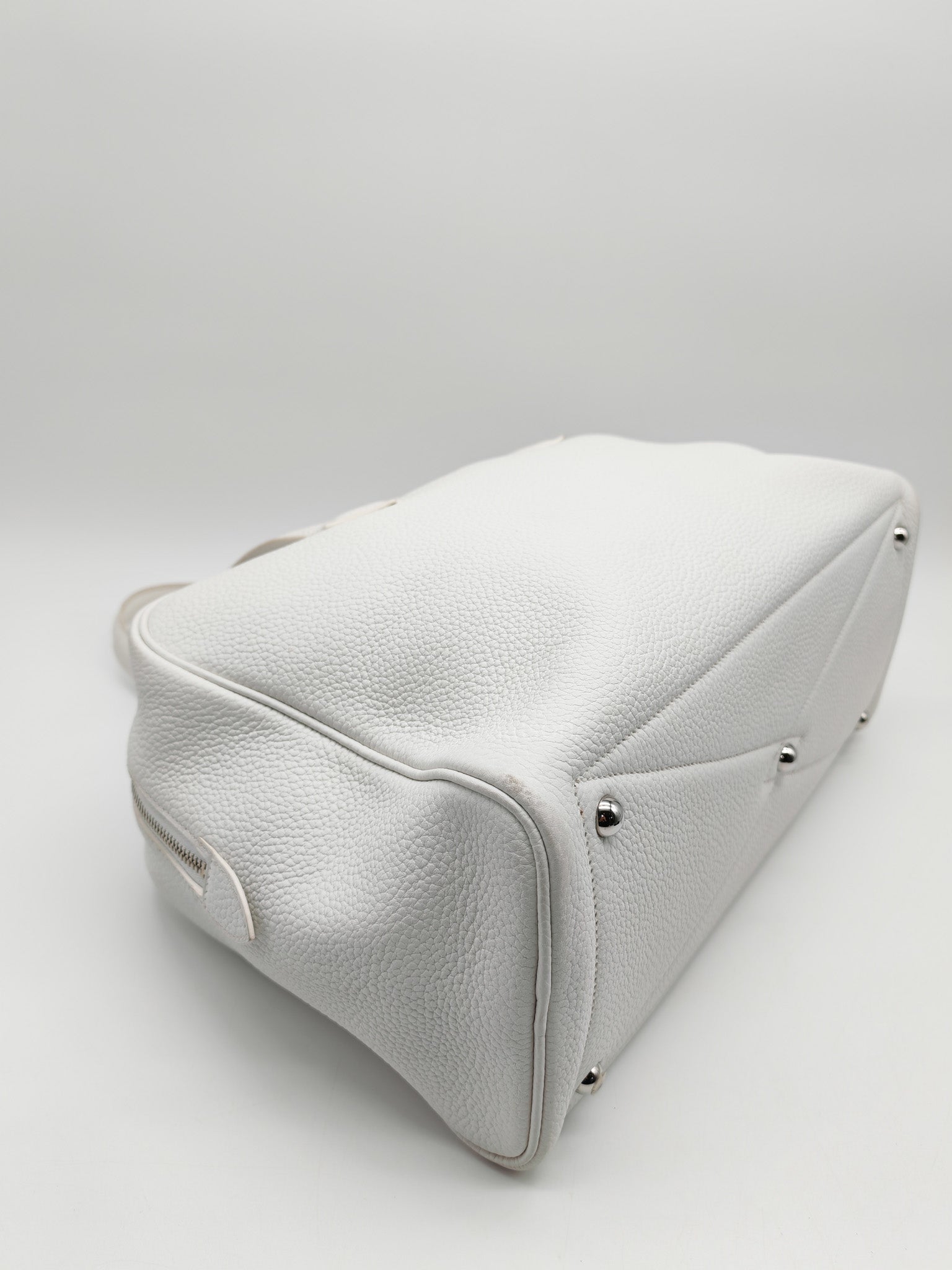 Victoria II 35 in White Clemence Leather & Palladium Hardware Stamp R (2014)