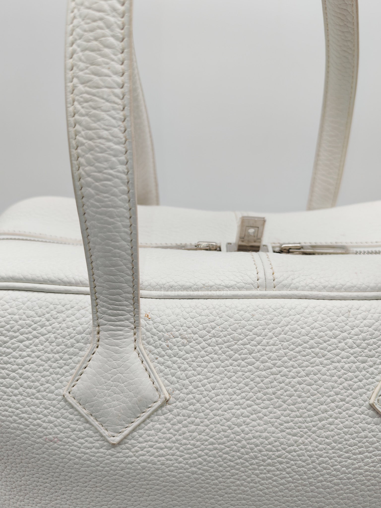 Victoria II 35 in White Clemence Leather & Palladium Hardware Stamp R (2014)