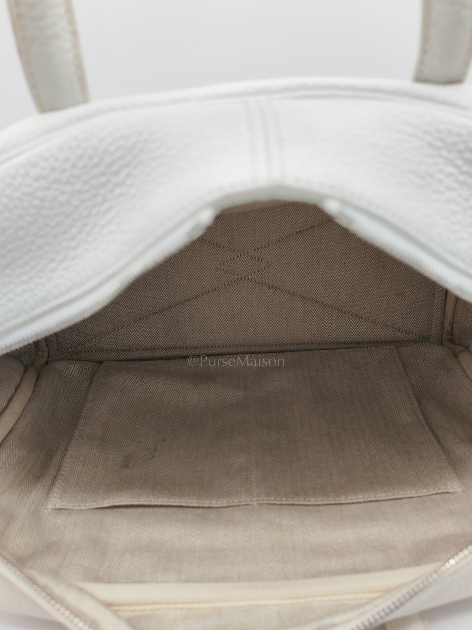 Victoria II 35 in White Clemence Leather & Palladium Hardware Stamp R (2014)