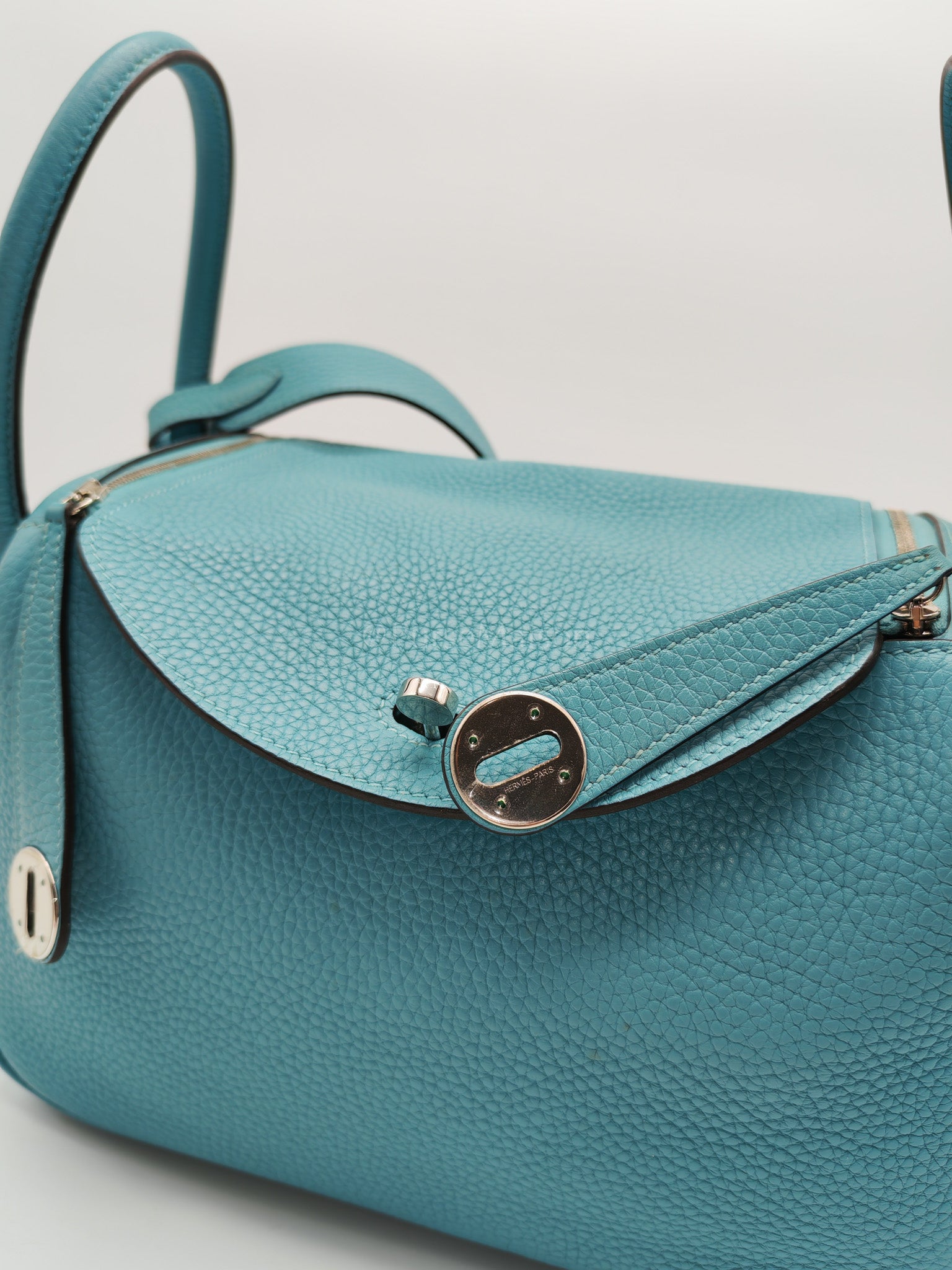 Lindy 26 Bleu Saint Clemence and Palladium Hardware Stamp T (2015) | Purse Maison Luxury Bags Shop
