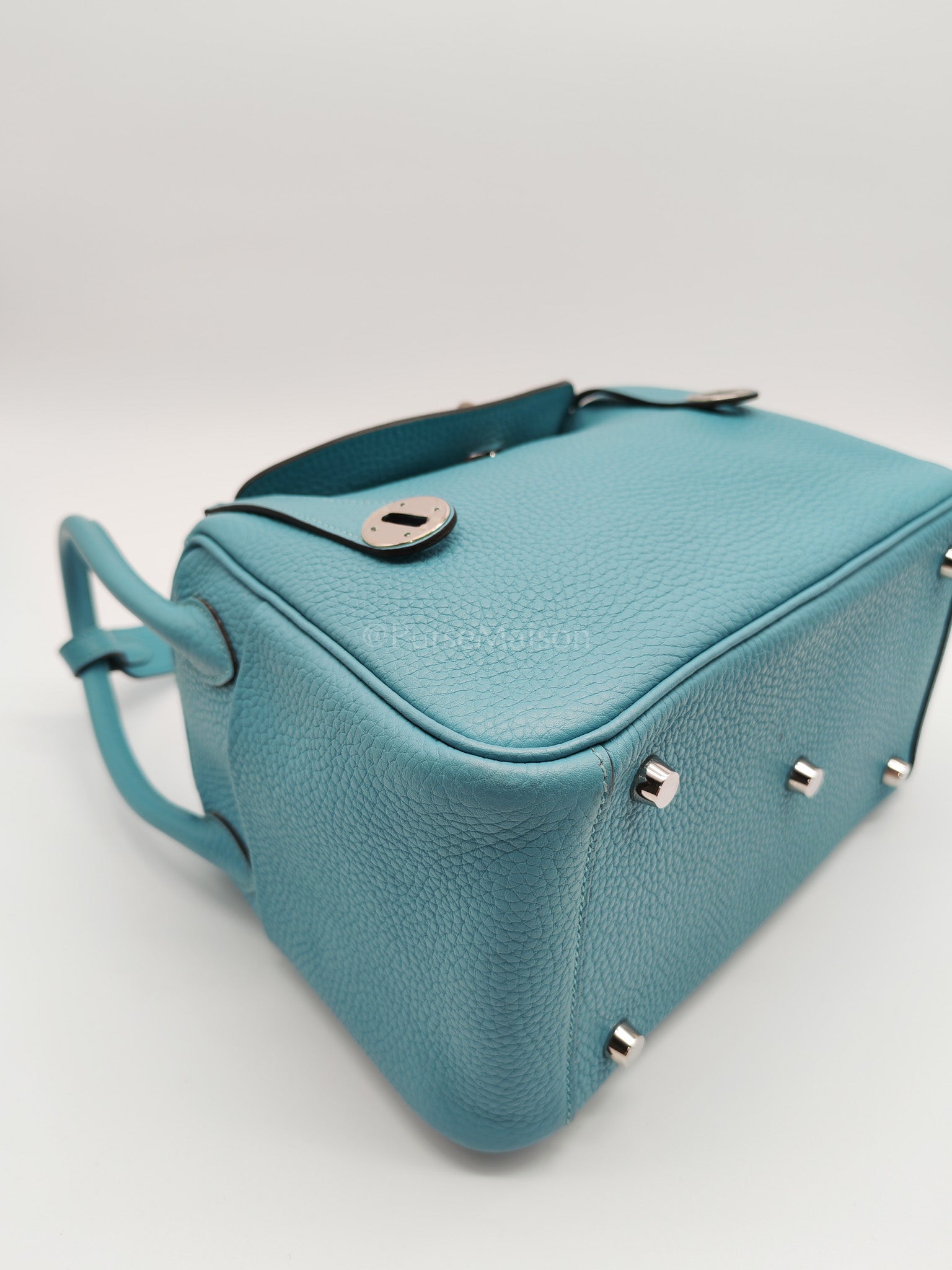 Lindy 26 Bleu Saint Clemence and Palladium Hardware Stamp T (2015) | Purse Maison Luxury Bags Shop