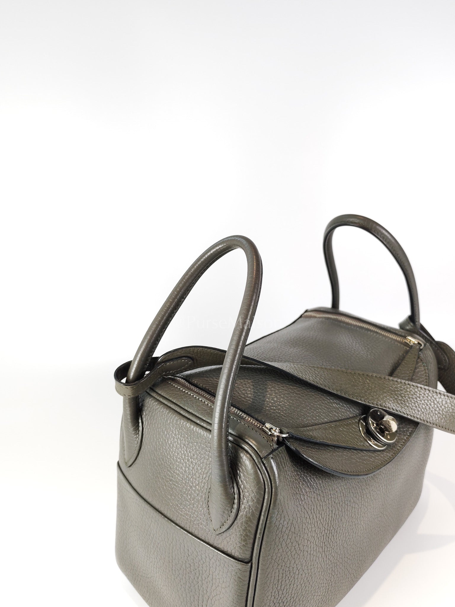 Lindy 26 Etain in Clemance Leather and Palladium Hardware Stamp X (2016) | Purse Maison Luxury Bags Shop