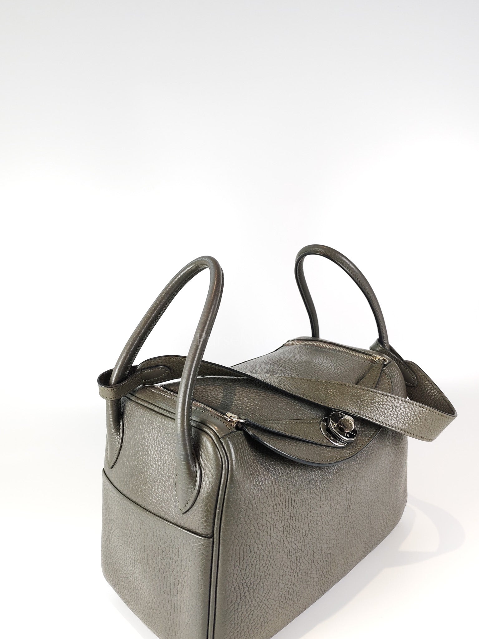 Lindy 26 Etain in Clemance Leather and Palladium Hardware Stamp X (2016) | Purse Maison Luxury Bags Shop