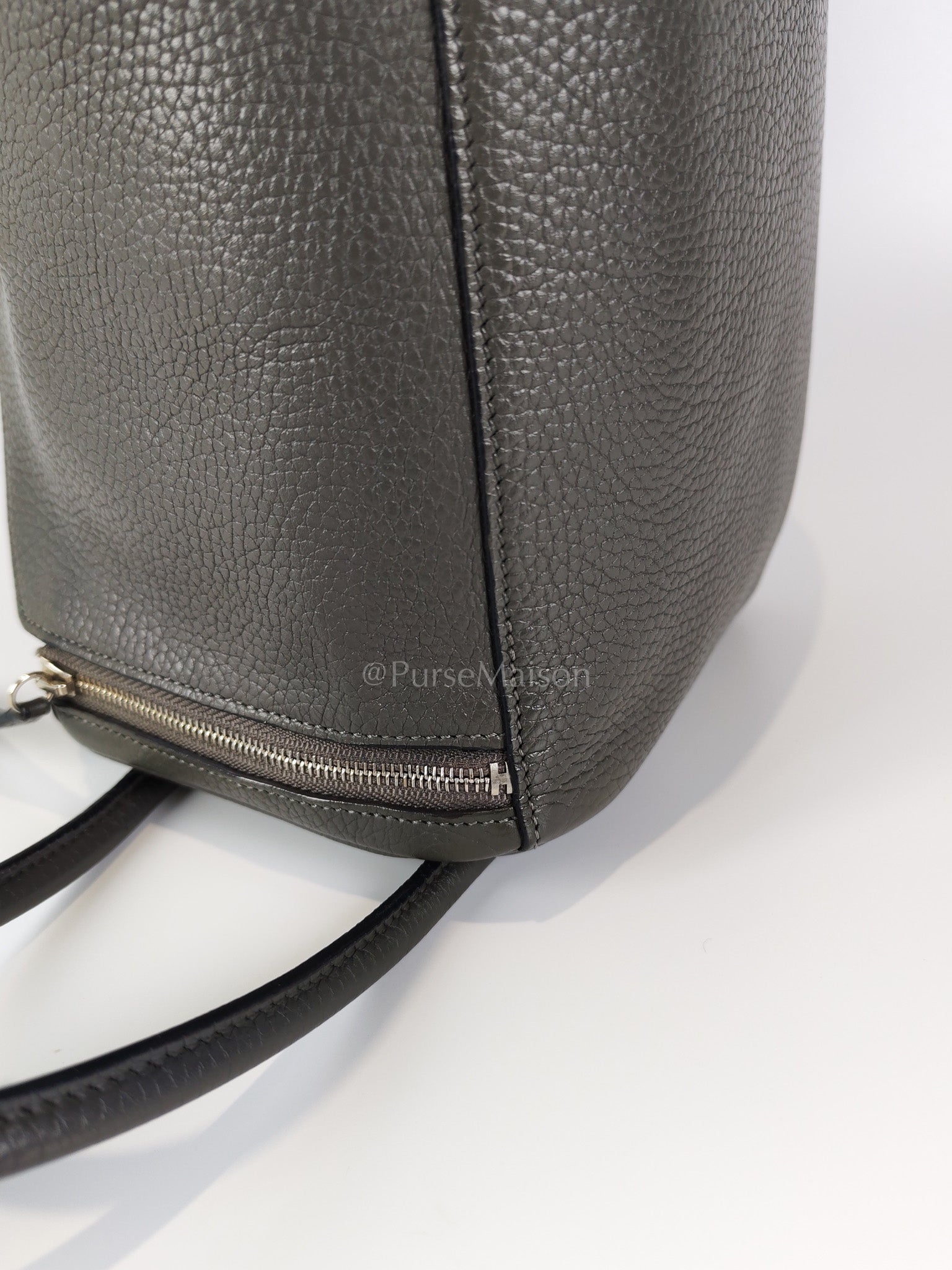 Lindy 26 Etain in Clemance Leather and Palladium Hardware Stamp X (2016) | Purse Maison Luxury Bags Shop