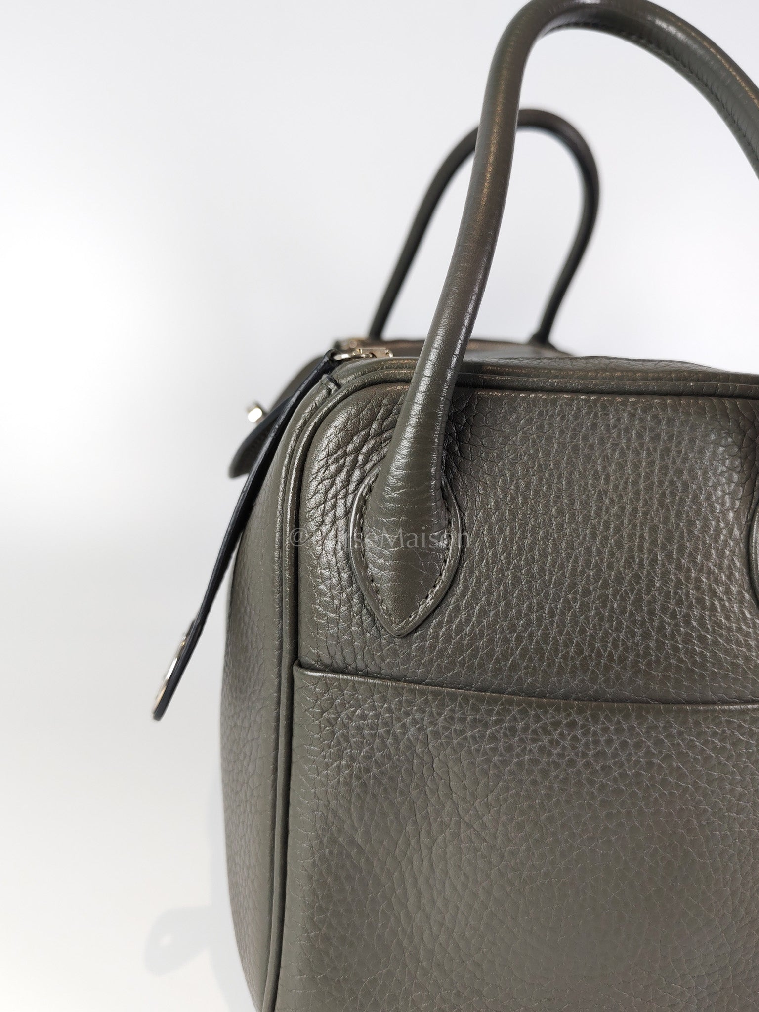 Lindy 26 Etain in Clemance Leather and Palladium Hardware Stamp X (2016) | Purse Maison Luxury Bags Shop