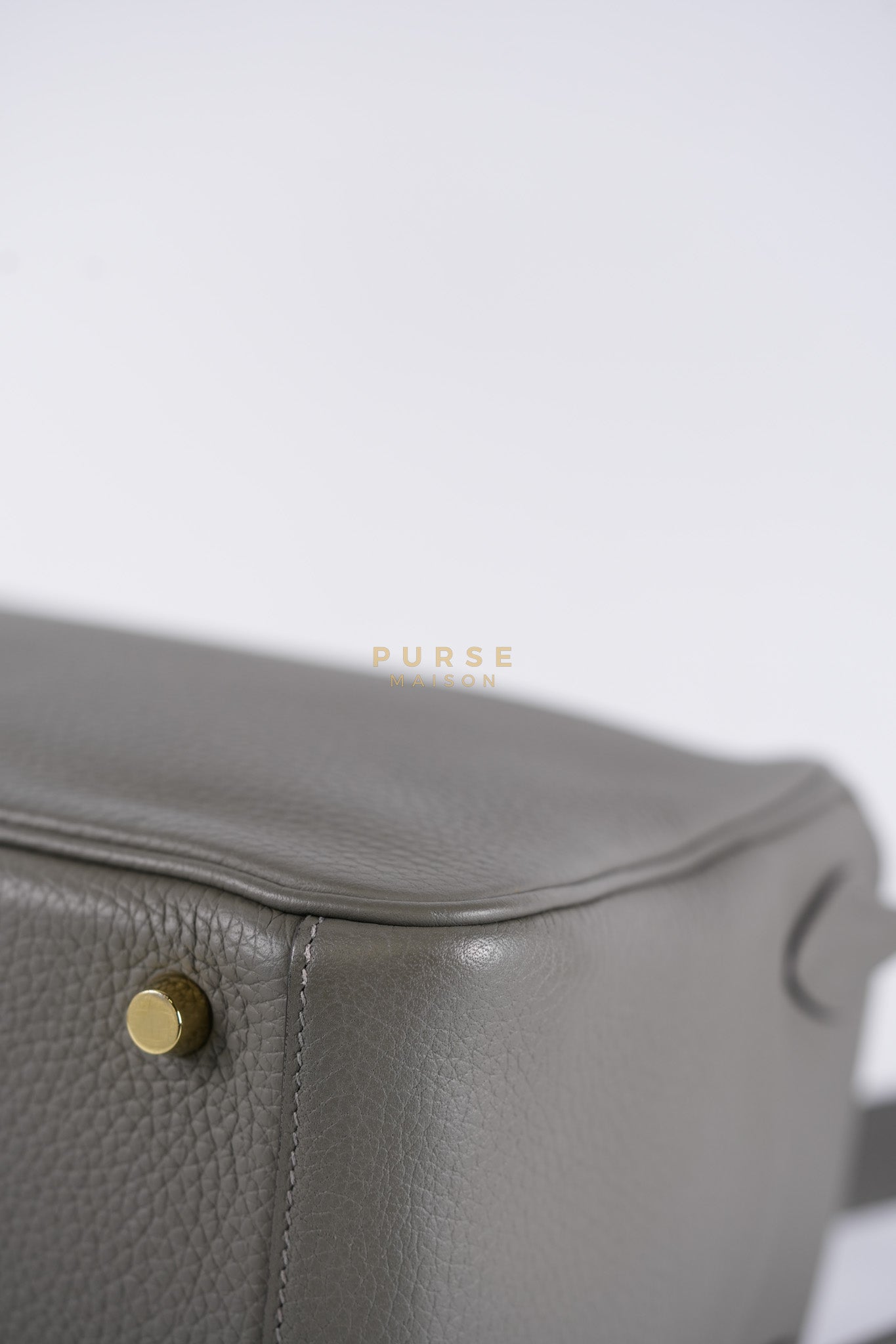 Lindy 26 Gris Meyer Togo Leather and Gold Hardware Stamp U (2022) | Purse Maison Luxury Bags Shop