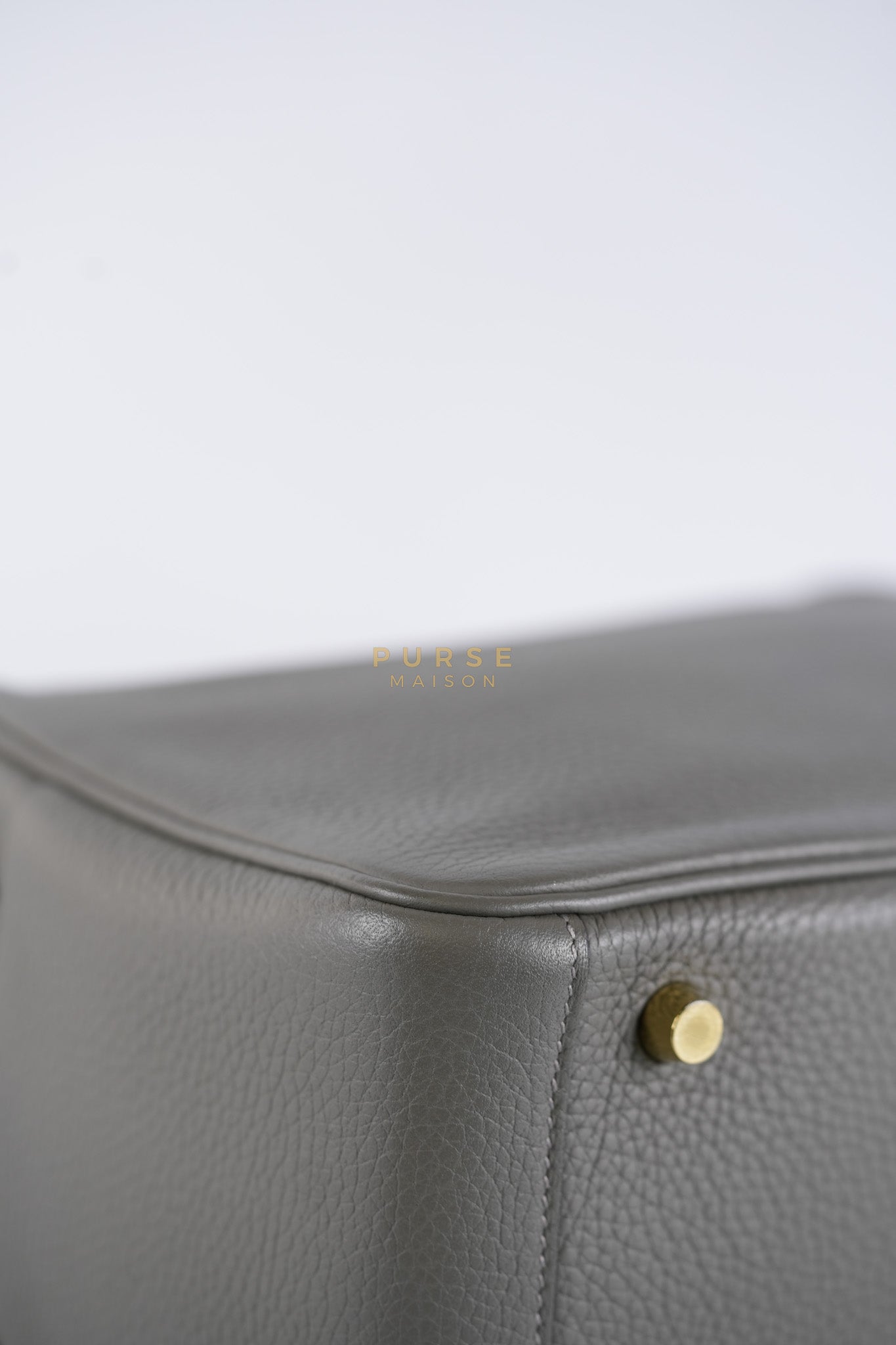Lindy 26 Gris Meyer Togo Leather and Gold Hardware Stamp U (2022) | Purse Maison Luxury Bags Shop