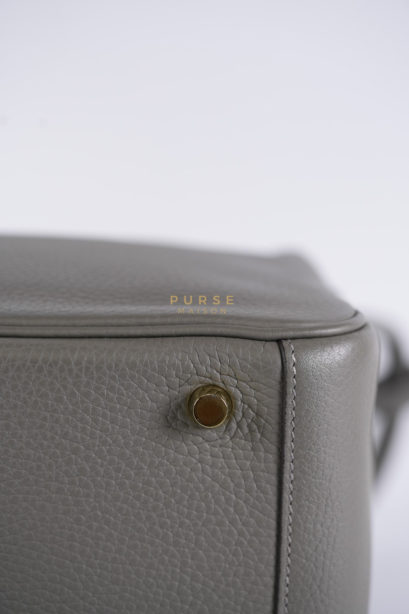 Lindy 26 Gris Meyer Togo Leather and Gold Hardware Stamp U (2022) | Purse Maison Luxury Bags Shop