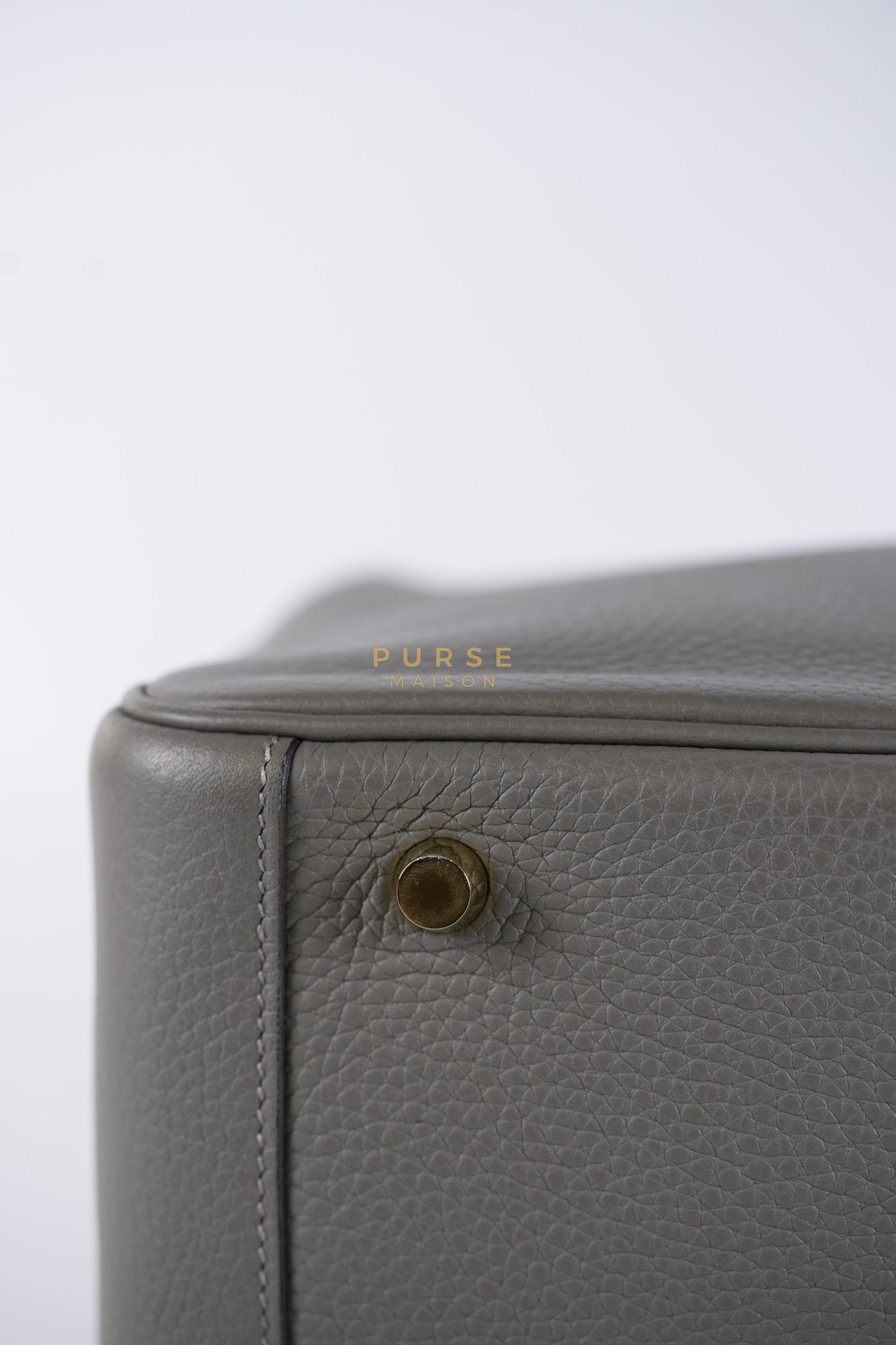 Lindy 26 Gris Meyer Togo Leather and Gold Hardware Stamp U (2022) | Purse Maison Luxury Bags Shop