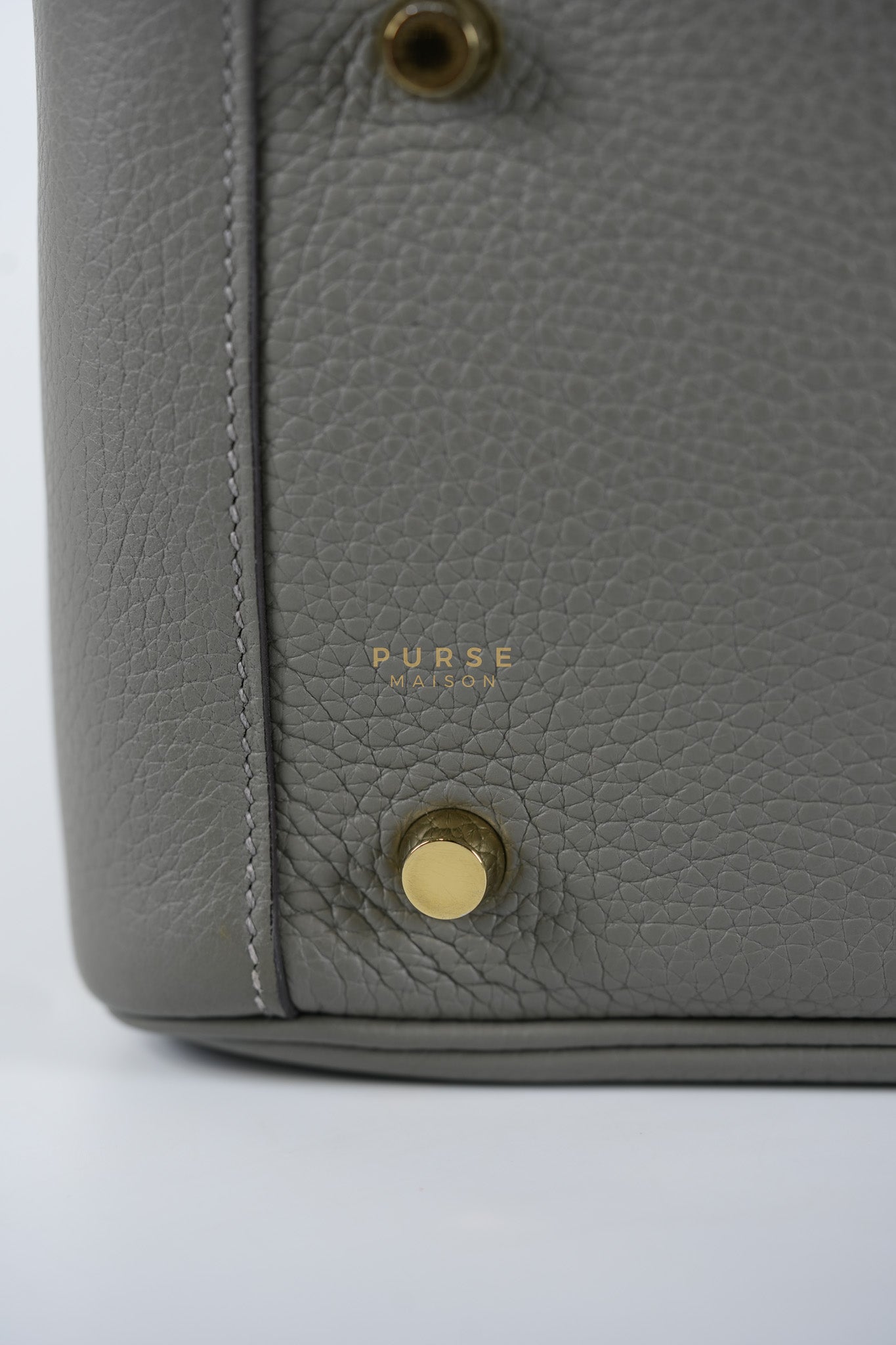 Lindy 26 Gris Meyer Togo Leather and Gold Hardware Stamp U (2022) | Purse Maison Luxury Bags Shop