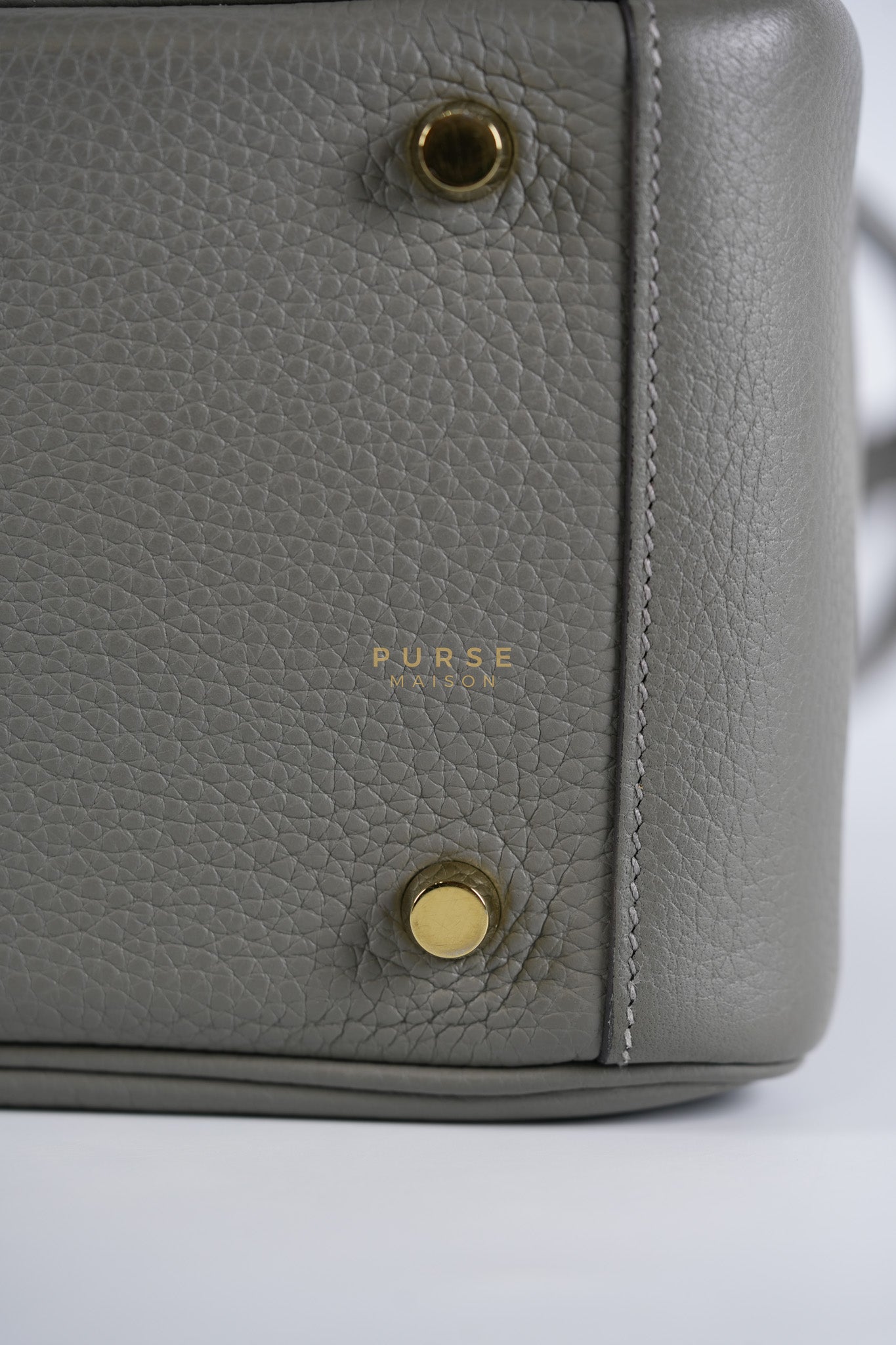 Lindy 26 Gris Meyer Togo Leather and Gold Hardware Stamp U (2022) | Purse Maison Luxury Bags Shop