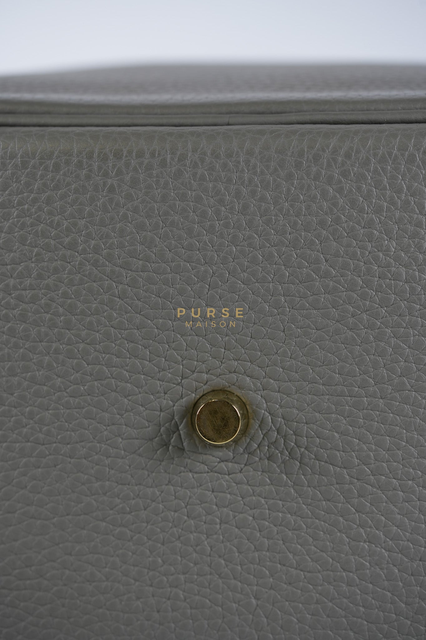 Lindy 26 Gris Meyer Togo Leather and Gold Hardware Stamp U (2022) | Purse Maison Luxury Bags Shop