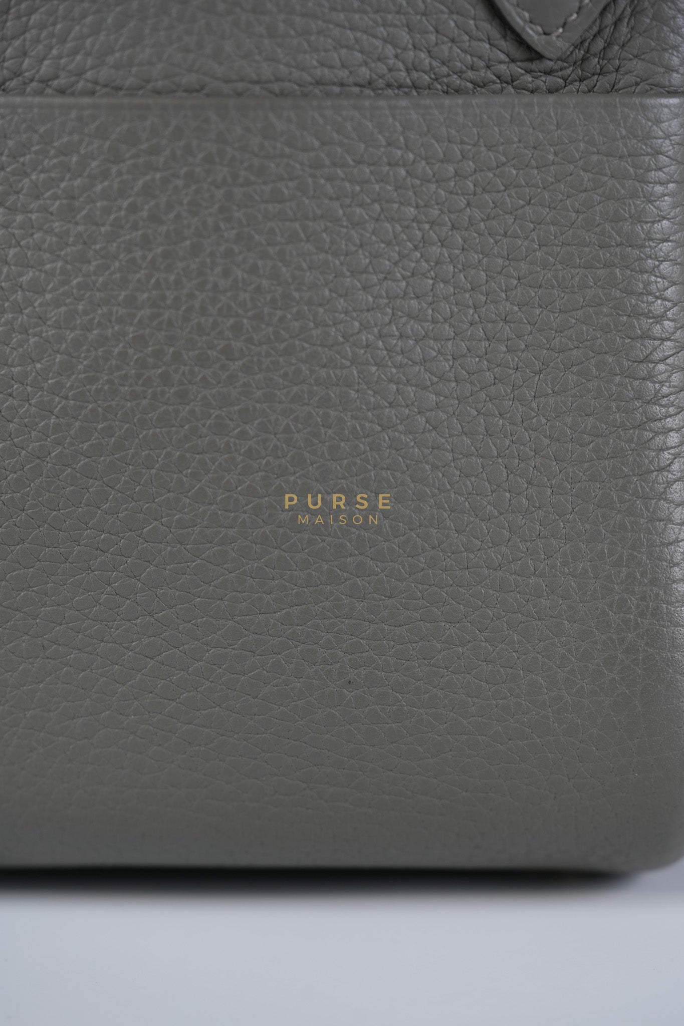 Lindy 26 Gris Meyer Togo Leather and Gold Hardware Stamp U (2022) | Purse Maison Luxury Bags Shop