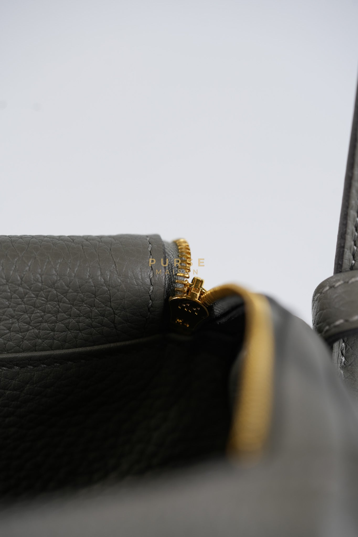 Lindy 26 Gris Meyer Togo Leather and Gold Hardware Stamp U (2022) | Purse Maison Luxury Bags Shop