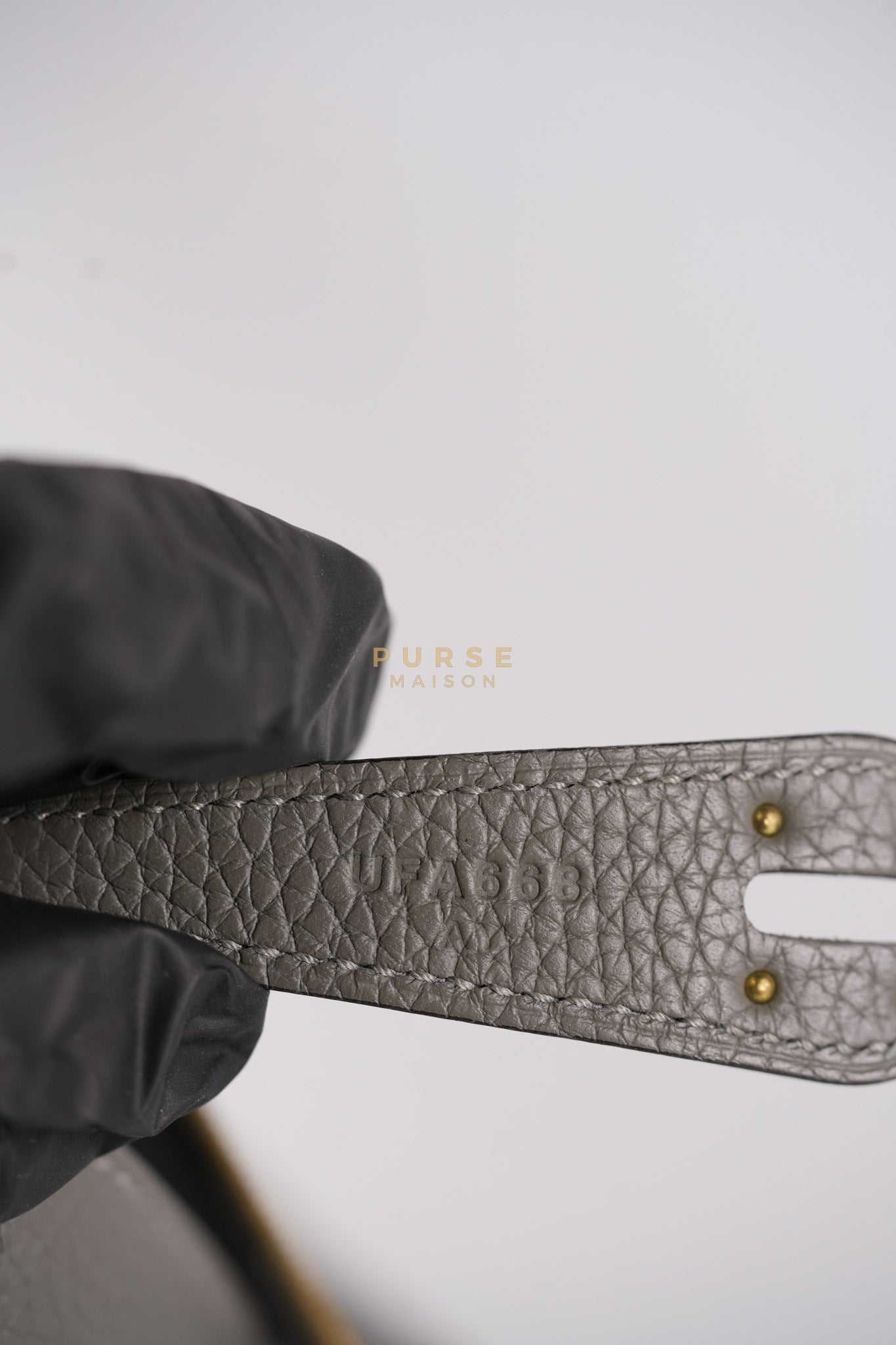 Lindy 26 Gris Meyer Togo Leather and Gold Hardware Stamp U (2022) | Purse Maison Luxury Bags Shop