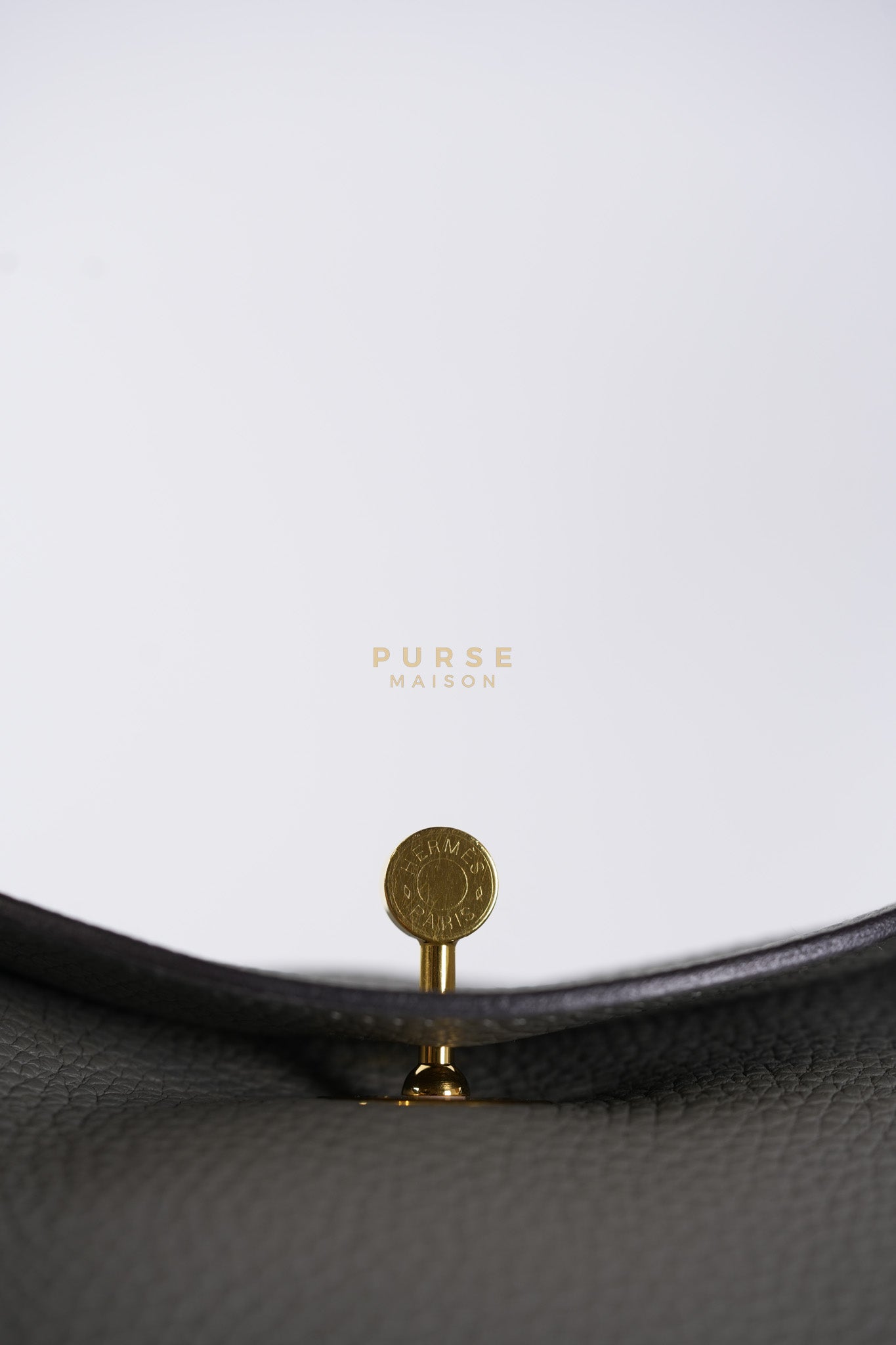Lindy 26 Gris Meyer Togo Leather and Gold Hardware Stamp U (2022) | Purse Maison Luxury Bags Shop