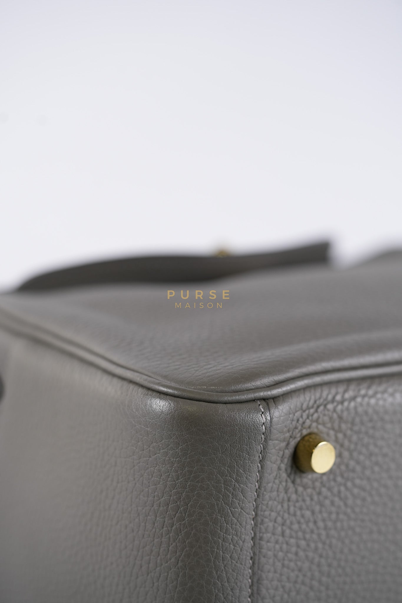 Lindy 26 Gris Meyer Togo Leather and Gold Hardware Stamp U (2022) | Purse Maison Luxury Bags Shop