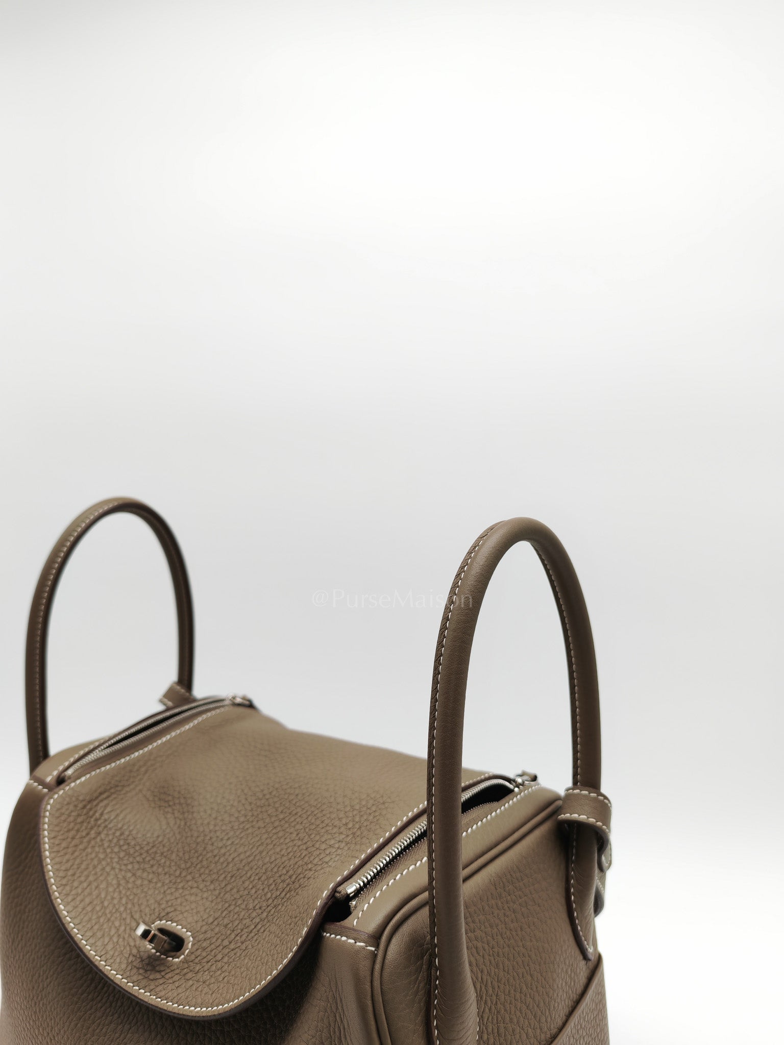 Lindy 26 in Etoupe Clemence Leather & Palladium Hardware Stamp W(2024) | Purse Maison Luxury Bags Shop