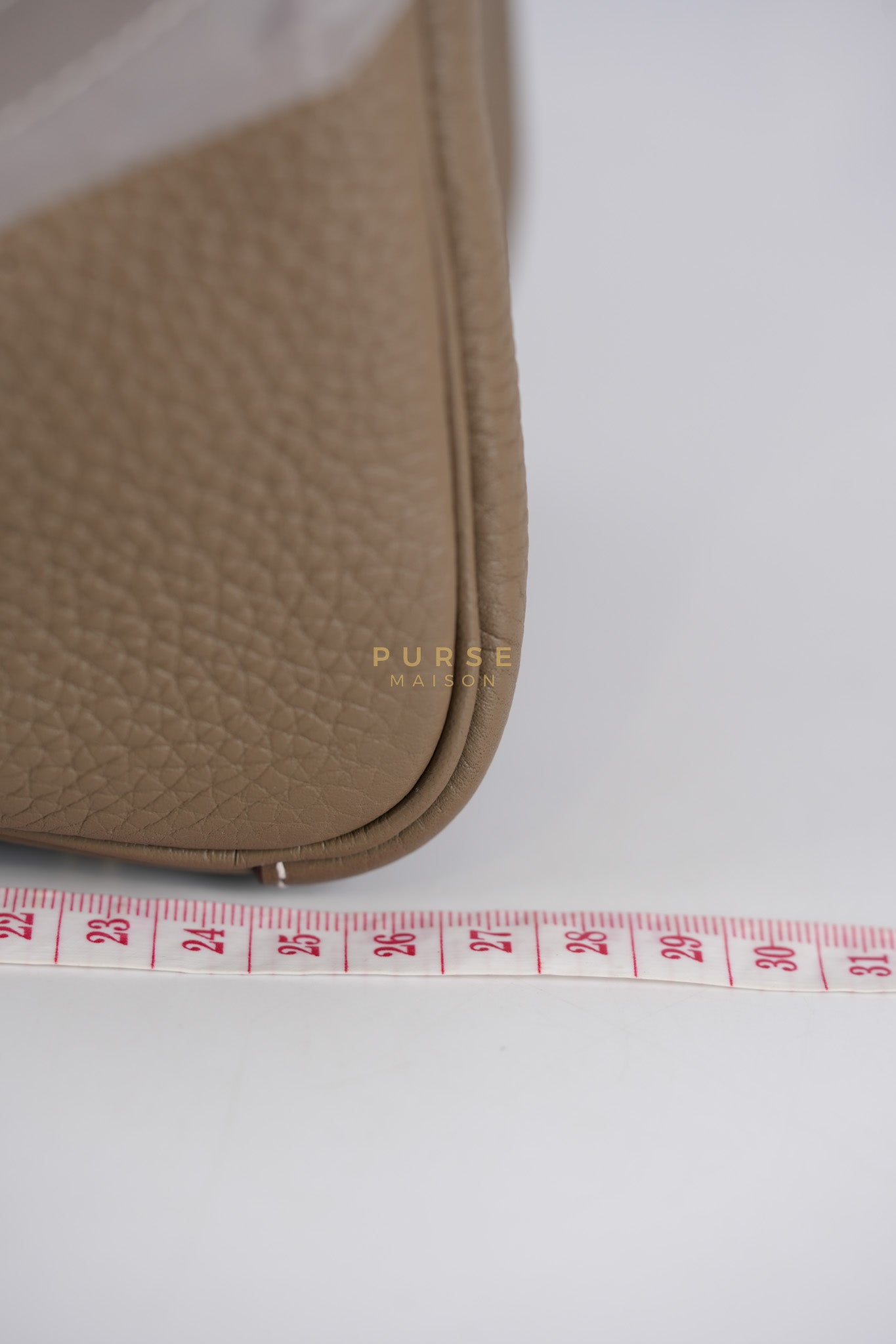 Lindy 26 in Etoupe Taurillon Clemence Leather & Gold Hardware Stamp K (2025) | Purse Maison Luxury Bags Shop