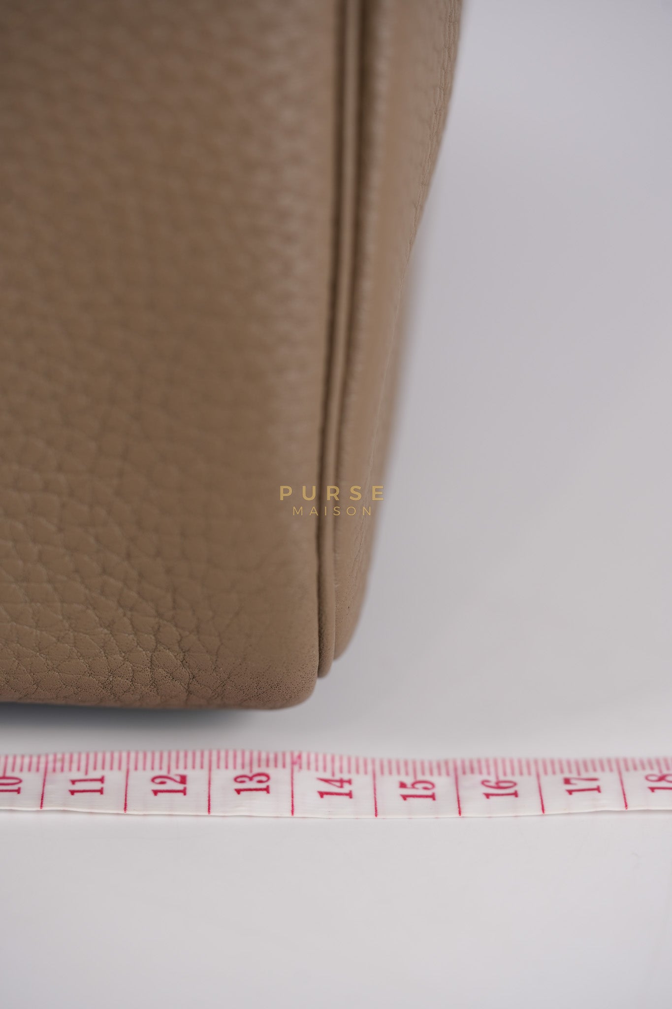 Lindy 26 in Etoupe Taurillon Clemence Leather & Gold Hardware Stamp K (2025) | Purse Maison Luxury Bags Shop