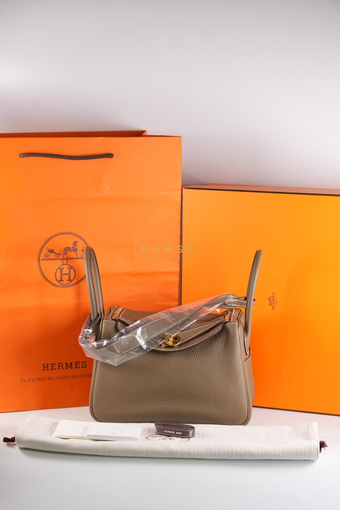 Lindy 26 in Etoupe Taurillon Clemence Leather & Gold Hardware Stamp K (2025) | Purse Maison Luxury Bags Shop