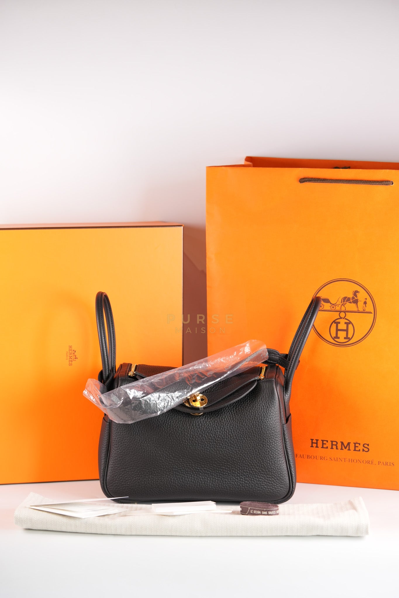 Lindy 26 in Noir Clemence Leather Gold Hardware Stamp K(2025) | Purse Maison Luxury Bags Shop