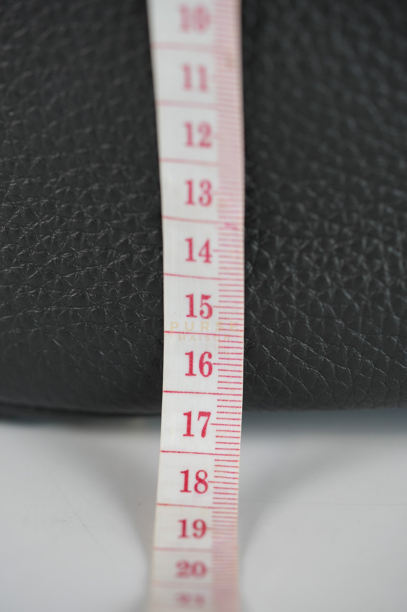 Lindy 26 in Noir Clemence Leather Gold Hardware Stamp K(2025) | Purse Maison Luxury Bags Shop