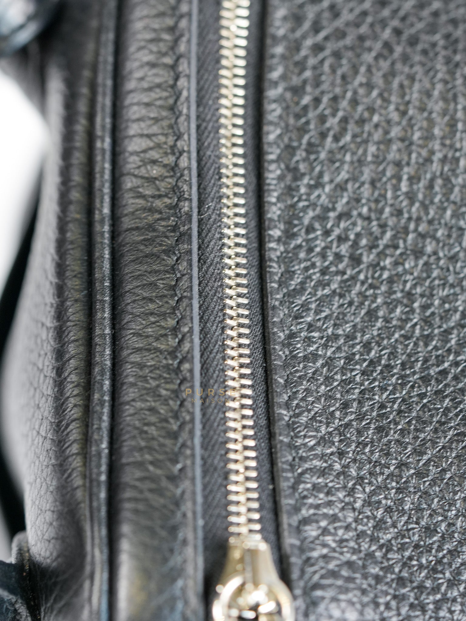 Lindy 26 in Noir Clemence Leather Palladium Hardware Stamp D(2019) | Purse Maison Luxury Bags Shop