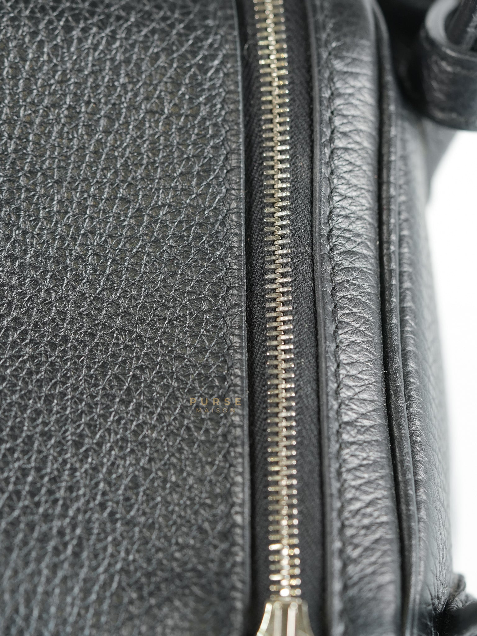 Lindy 26 in Noir Clemence Leather Palladium Hardware Stamp D(2019) | Purse Maison Luxury Bags Shop