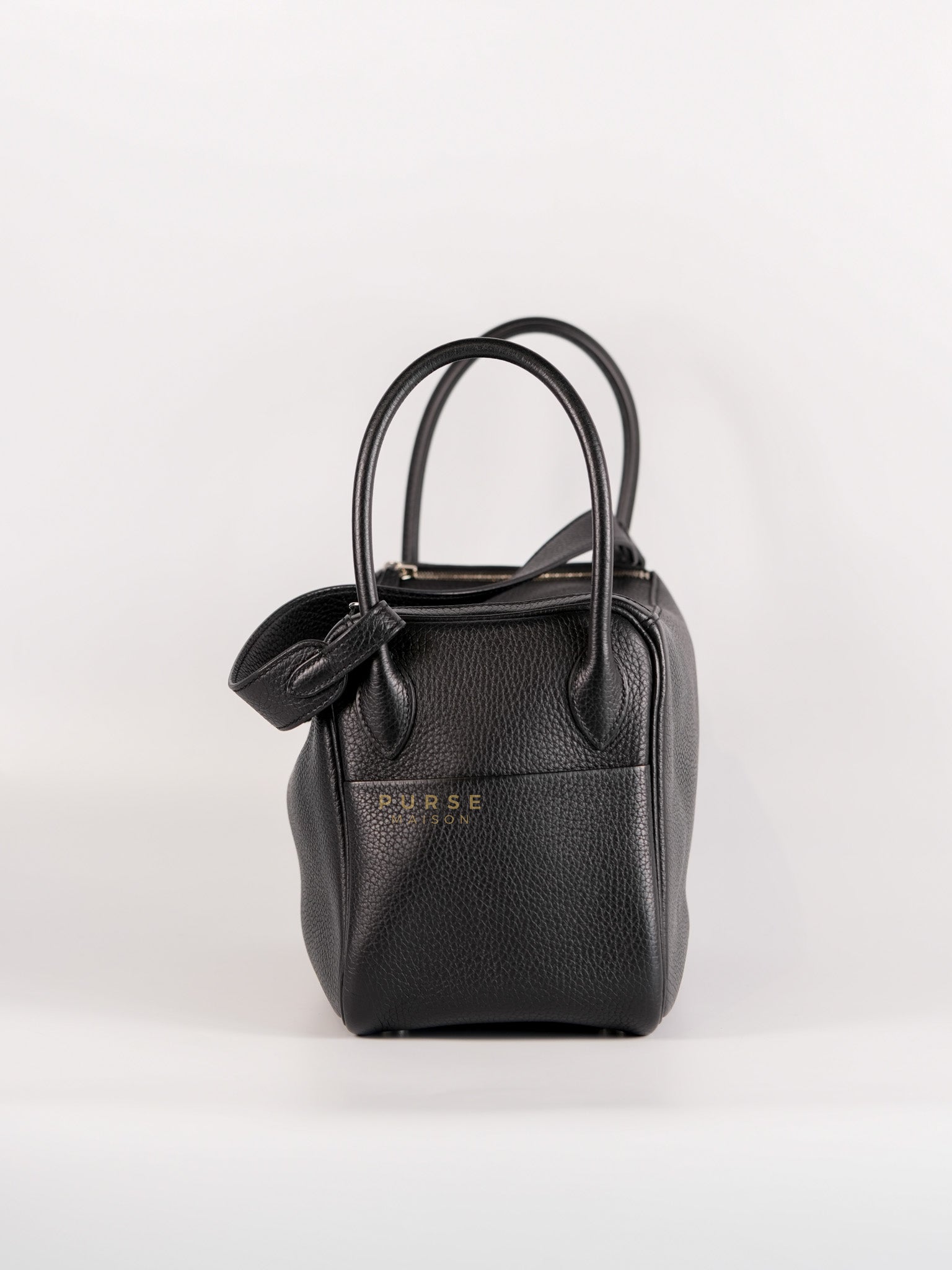 Lindy 26 in Noir Clemence Leather Palladium Hardware Stamp D(2019) | Purse Maison Luxury Bags Shop