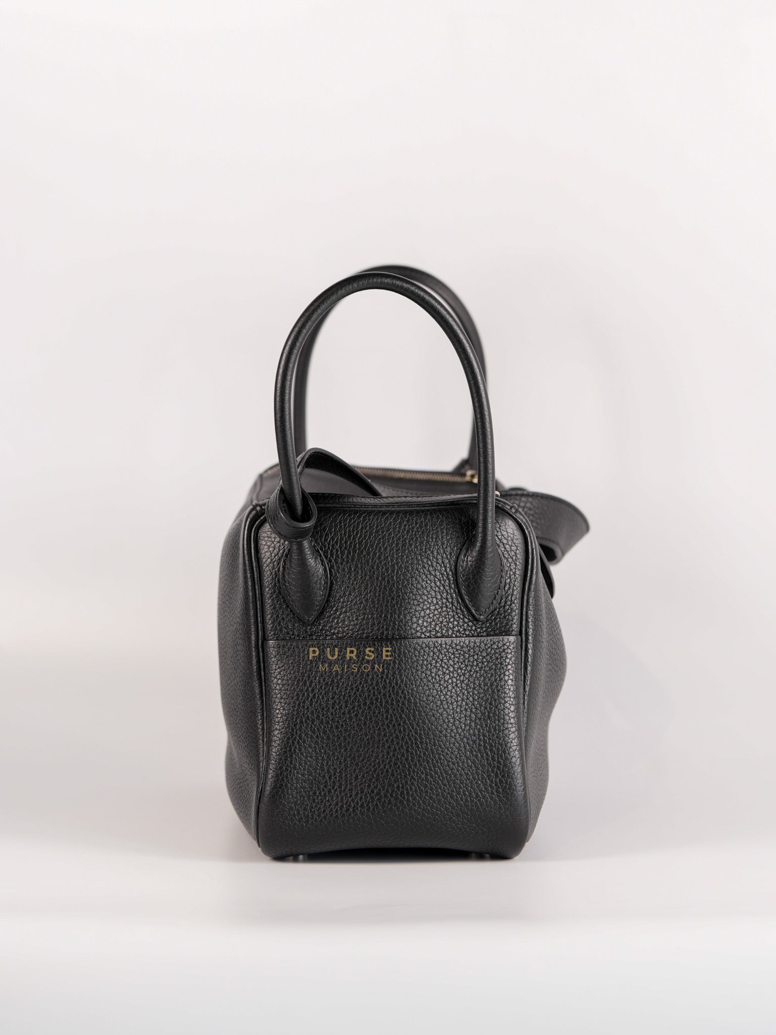 Lindy 26 in Noir Clemence Leather Palladium Hardware Stamp D(2019) | Purse Maison Luxury Bags Shop
