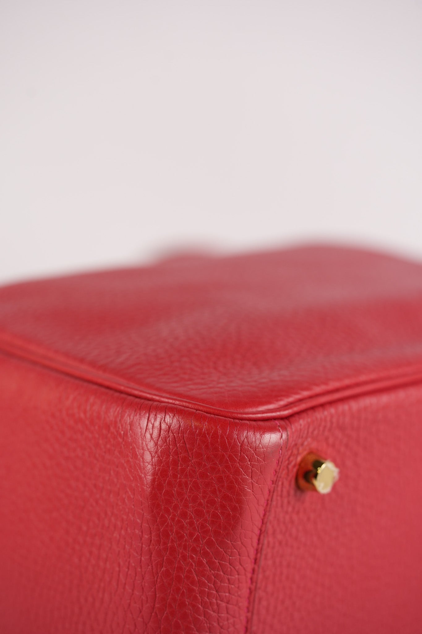 Lindy 26 in Red Clemence Leather and Gold Hardware Stamp C (2018) | Purse Maison Luxury Bags Shop