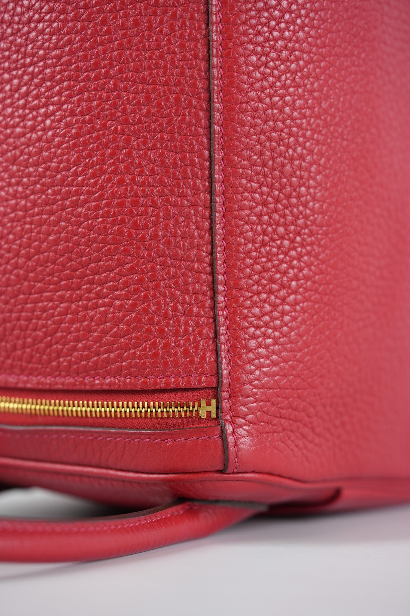 Lindy 26 in Red Clemence Leather and Gold Hardware Stamp C (2018) | Purse Maison Luxury Bags Shop