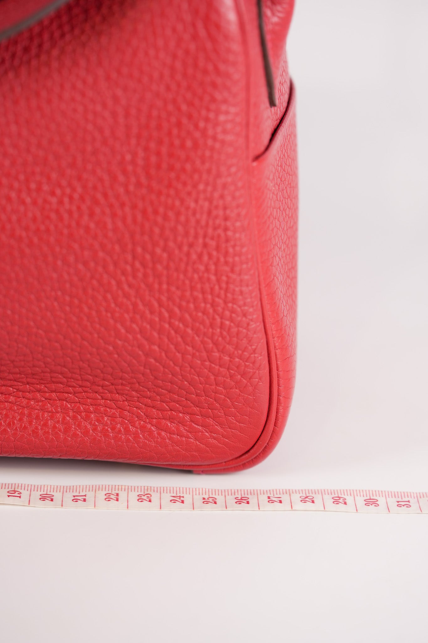 Lindy 26 in Red Clemence Leather and Gold Hardware Stamp C (2018) | Purse Maison Luxury Bags Shop