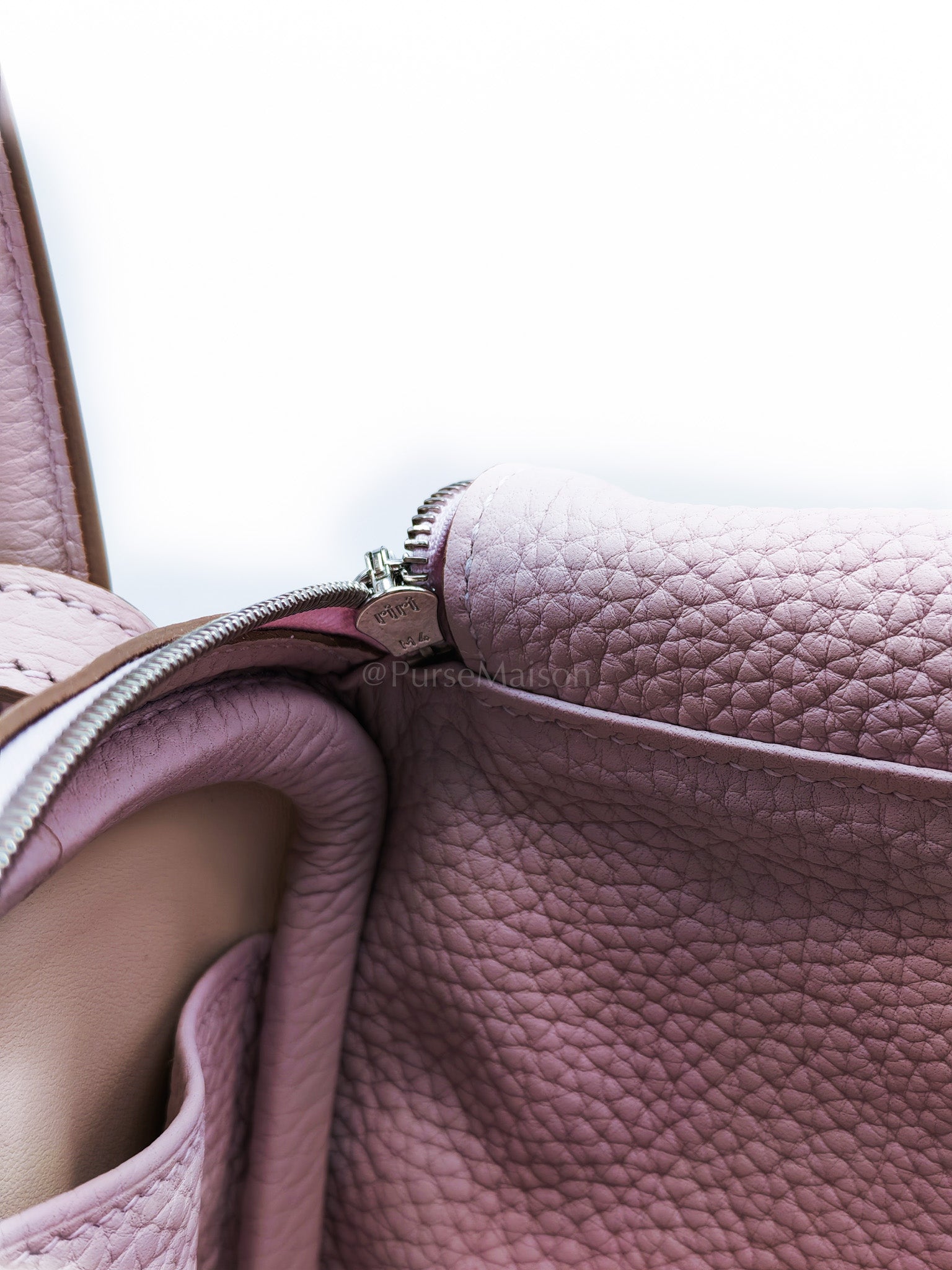Lindy 26 Mauve Pale in Clemence Bull Calfskin Leather and Palladium Hardware Stamp W (2024) | Purse Maison Luxury Bags Shop