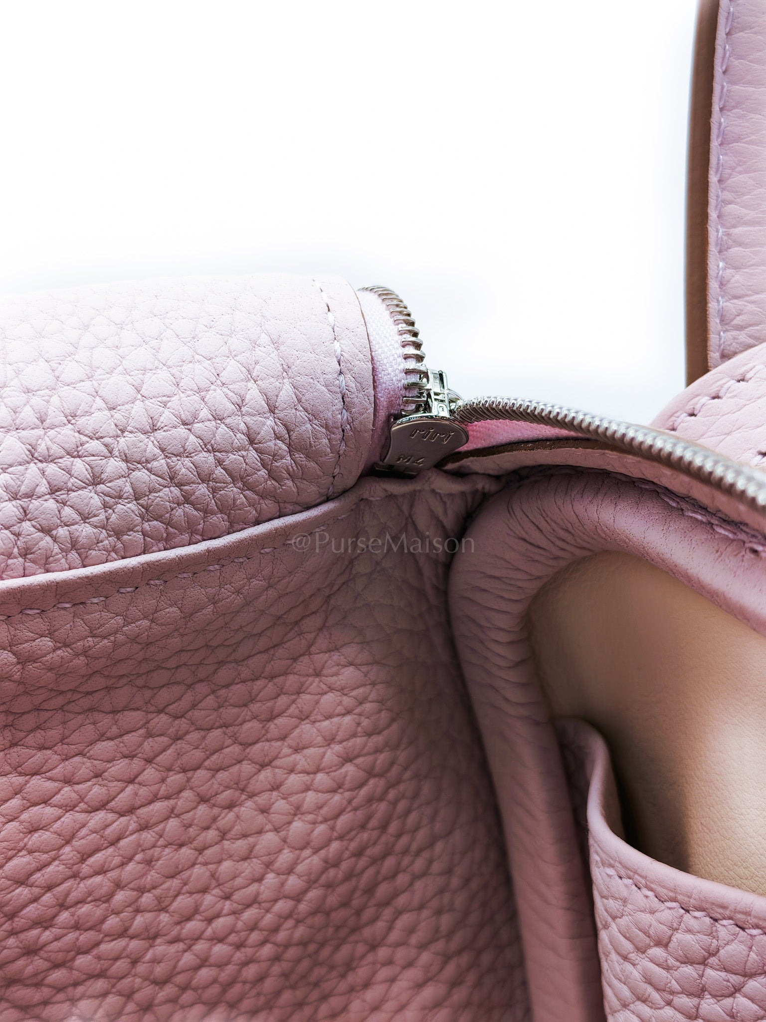 Lindy 26 Mauve Pale in Clemence Bull Calfskin Leather and Palladium Hardware Stamp W (2024) | Purse Maison Luxury Bags Shop