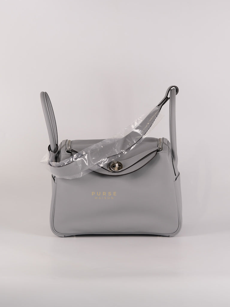 Lindy 26 Verso Veau Swift in Gris Pantin Leather Palladium Hardware Stamp K(2025) | Purse Maison Luxury Bags Shop