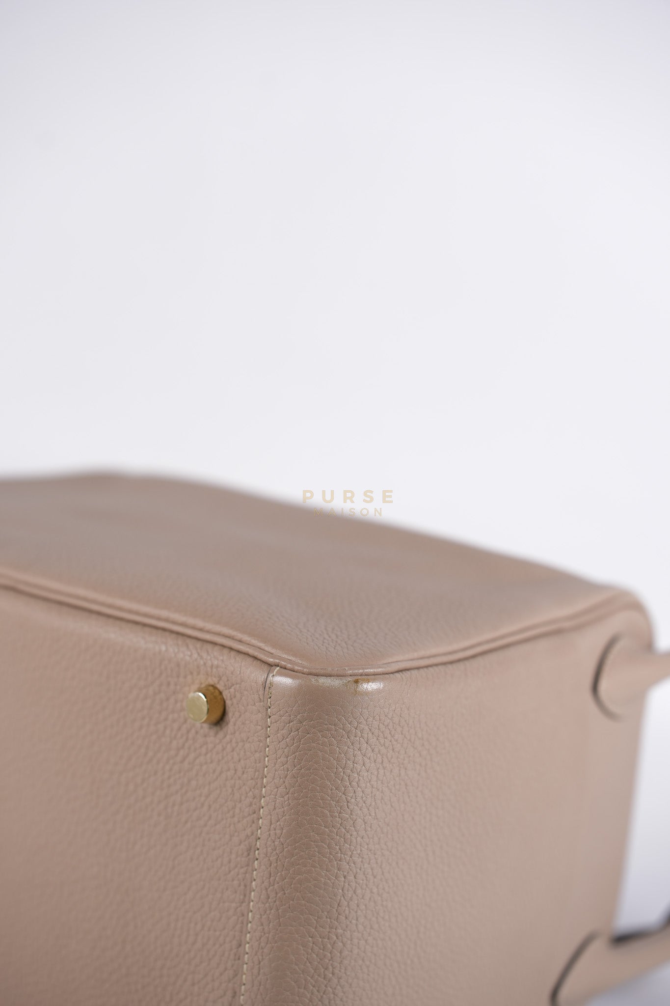 Lindy 30 Gris Tourterelle in Clemence Leather and Gold Hardware Stamp Square P (2012) | Purse Maison Luxury Bags Shop