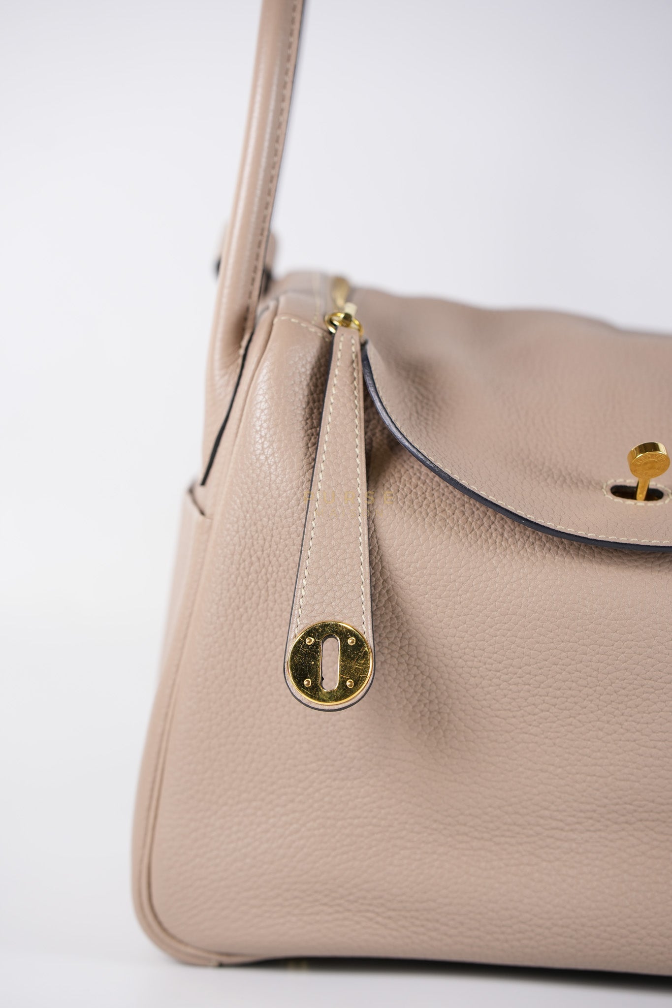 Lindy 30 Gris Tourterelle in Clemence Leather and Gold Hardware Stamp Square P (2012) | Purse Maison Luxury Bags Shop
