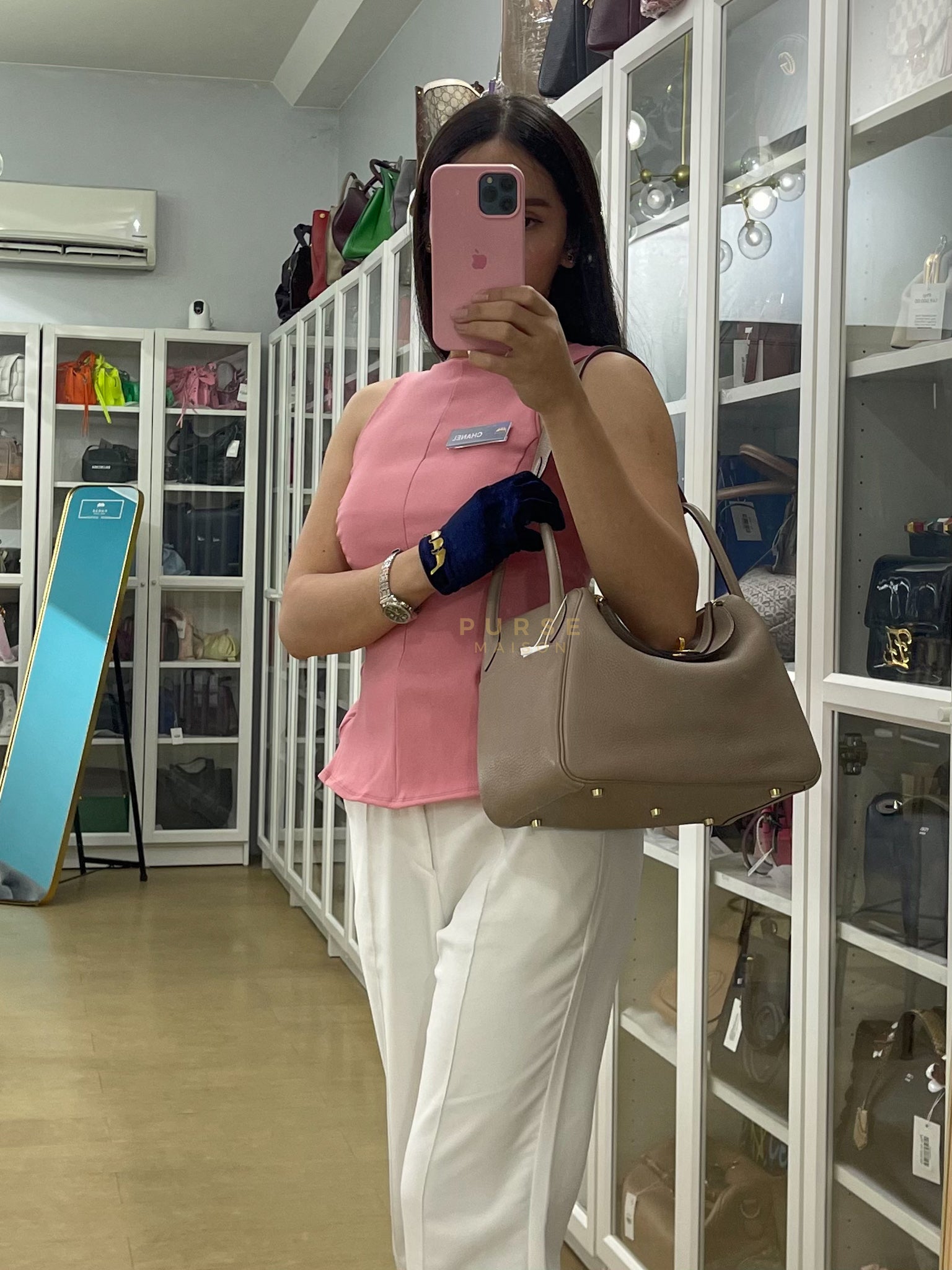 Lindy 30 Gris Tourterelle in Clemence Leather and Gold Hardware Stamp Square P (2012) | Purse Maison Luxury Bags Shop