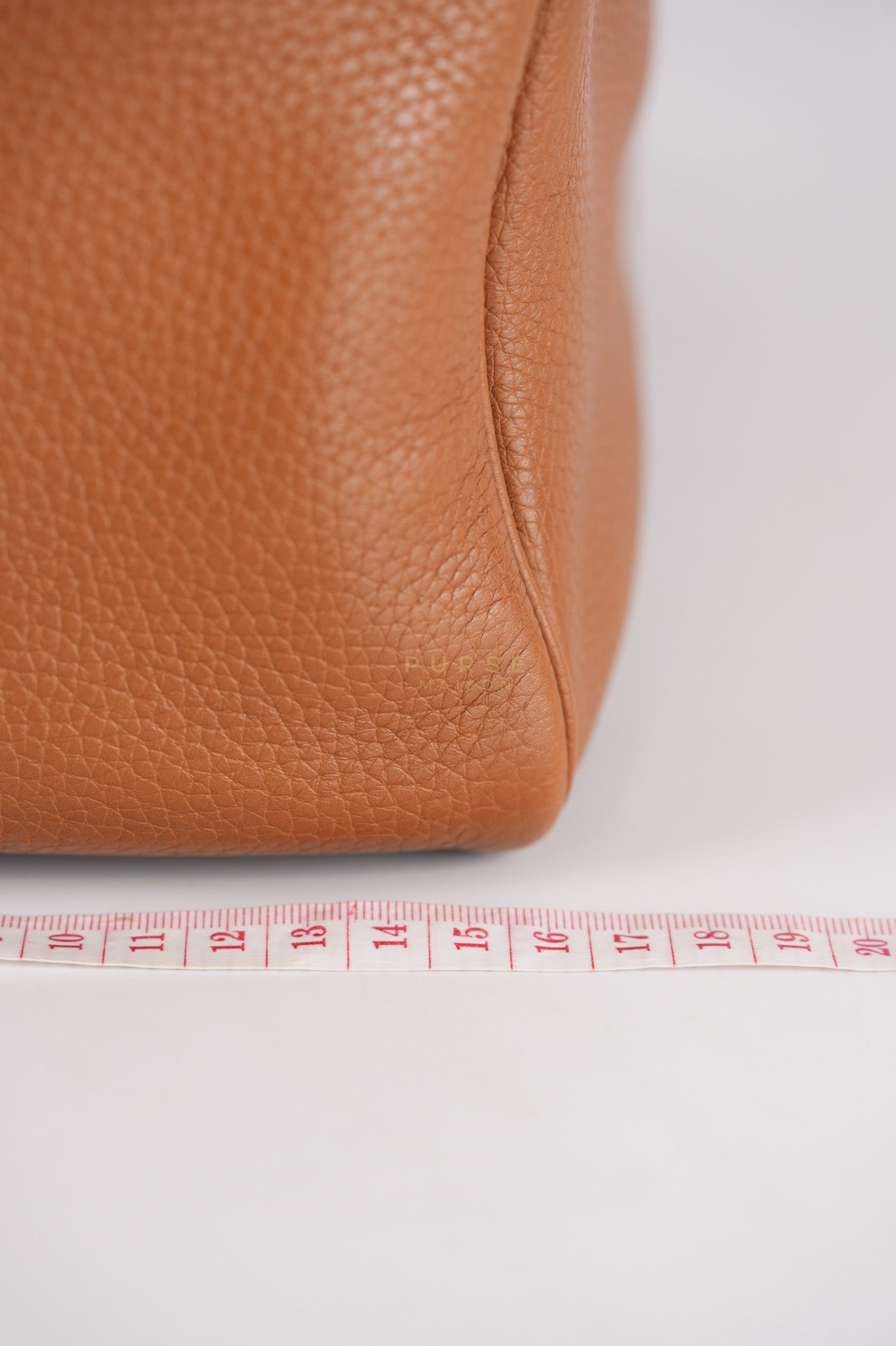 Lindy 30 in Gold Clemence Leather Gold Hardware Stamp A(2017) | Purse Maison Luxury Bags Shop