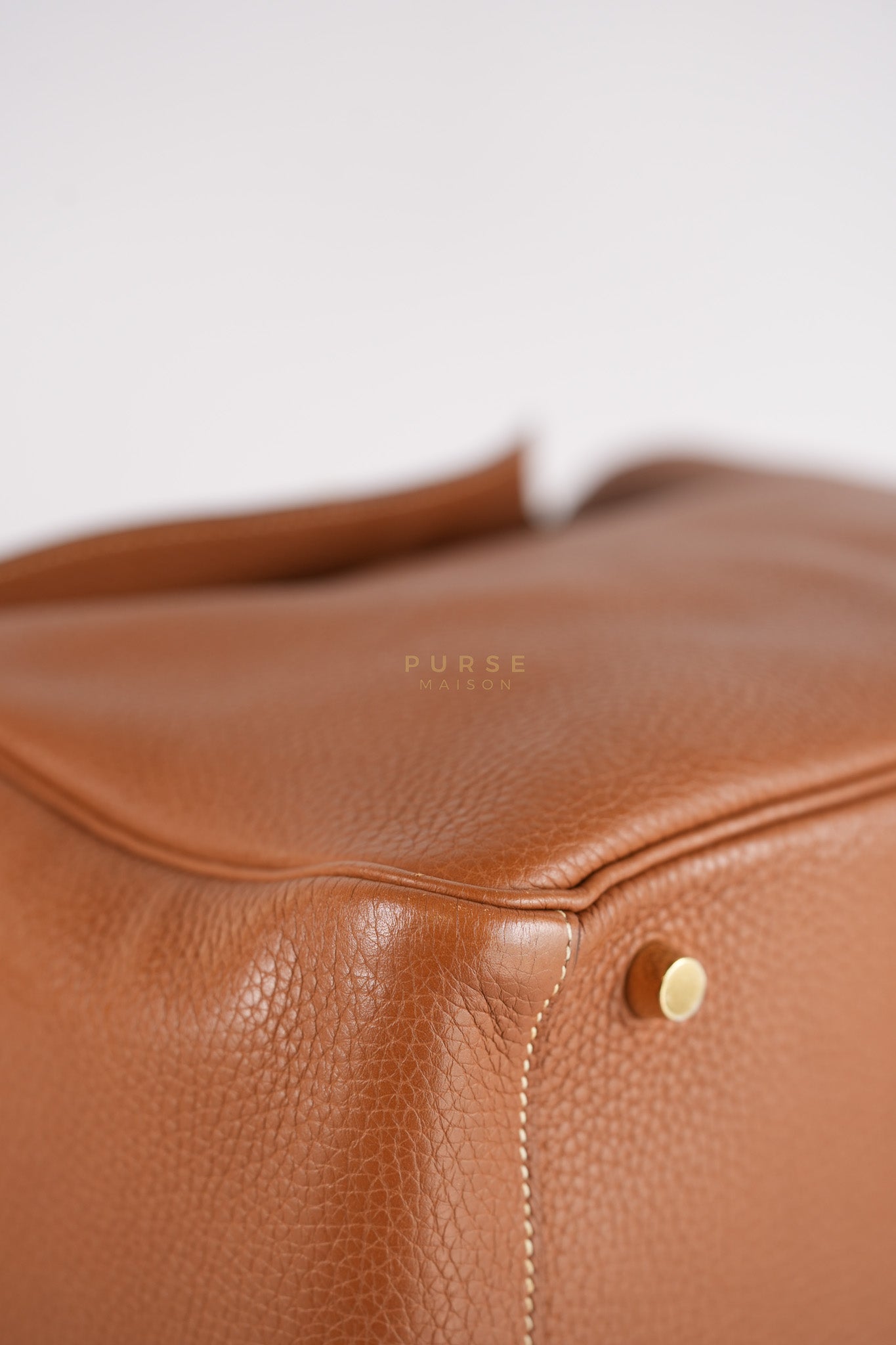 Lindy 30 in Gold Clemence Leather Gold Hardware Stamp A(2017) | Purse Maison Luxury Bags Shop