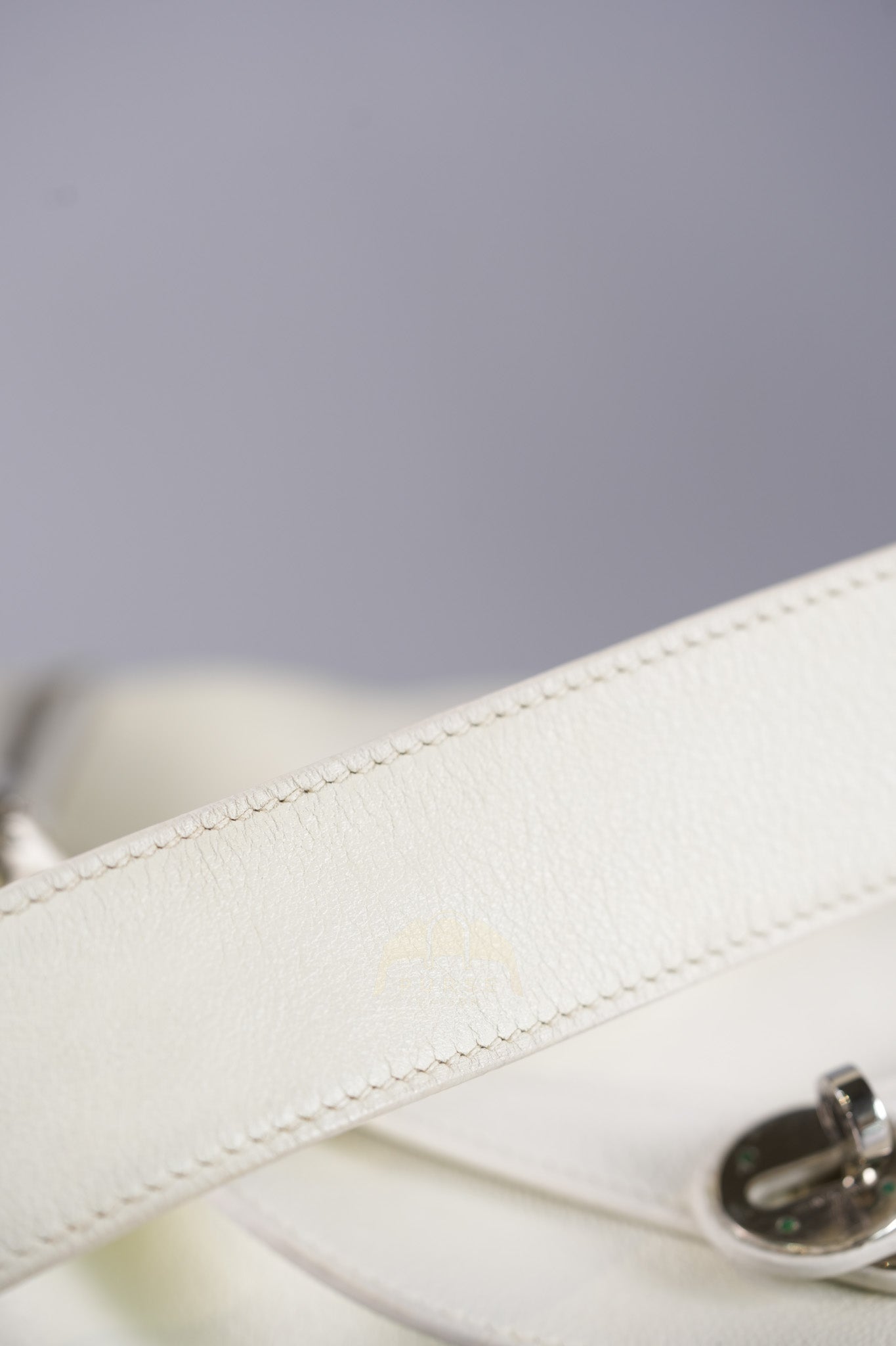 Lindy 30 in White Evercolor Leather & Palladium Hardware Stamp Square K (2007) | Purse Maison Luxury Bags Shop