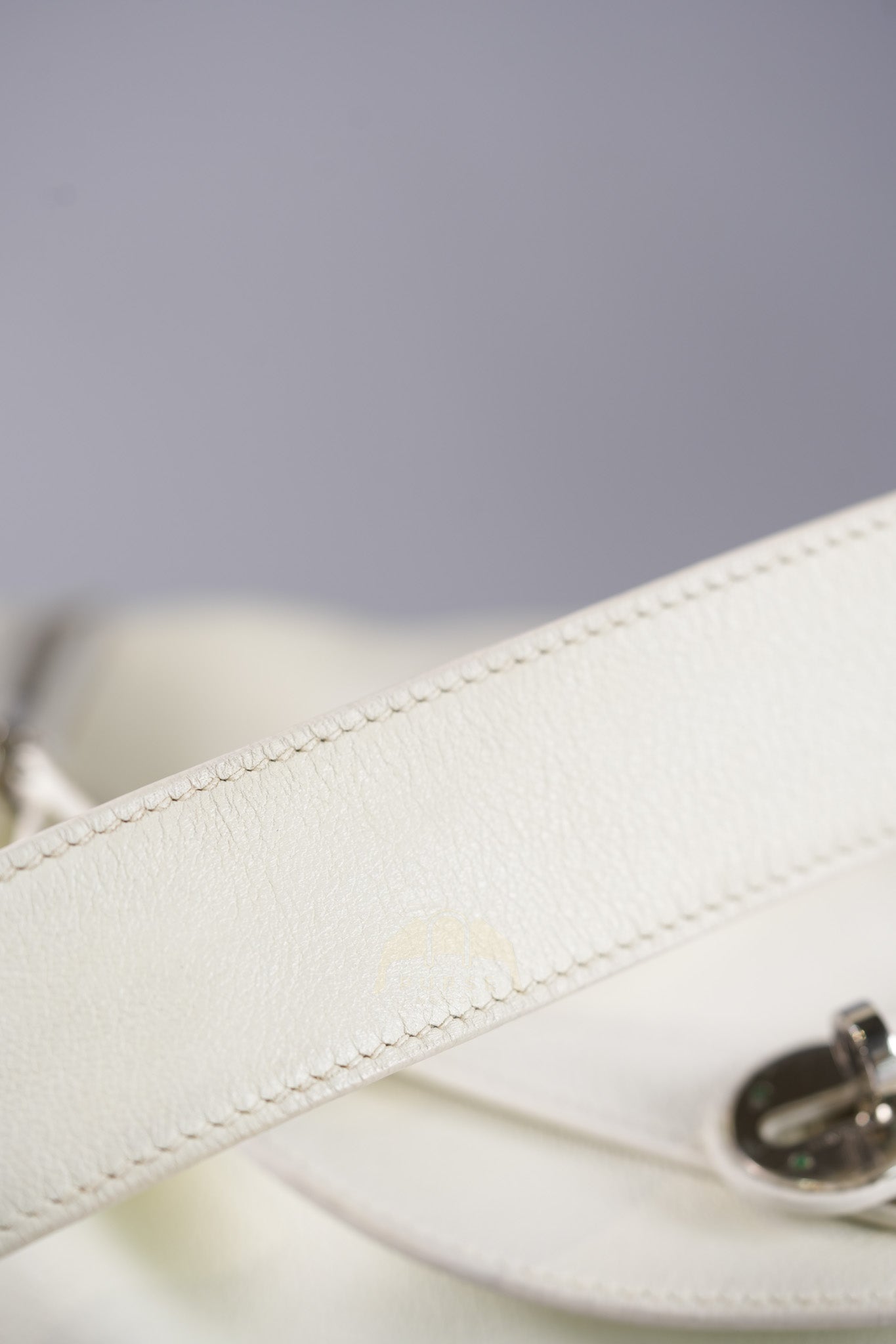 Lindy 30 in White Evercolor Leather & Palladium Hardware Stamp Square K (2007) | Purse Maison Luxury Bags Shop