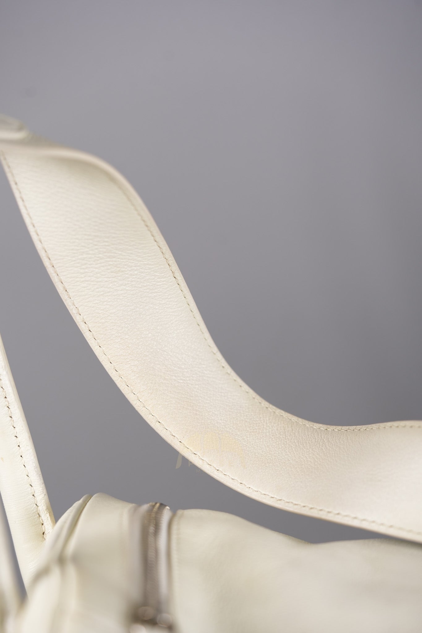 Lindy 30 in White Evercolor Leather & Palladium Hardware Stamp Square K (2007) | Purse Maison Luxury Bags Shop